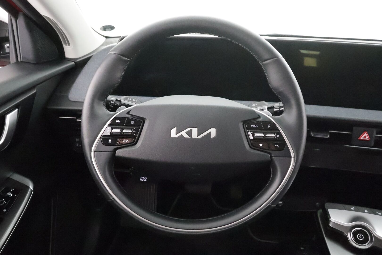 KIA EV6 2024 RWD 58kWh 170hv * Adapt.Vakkari / Peruutuskamera / LED / Navi / Puolinahkasisusta! - Merkkihuollettu / 2x Renkaat / Juuri tullut Tampereelle! - HULLUT AVAJAISHULINAT KORKOTARJOUS 3,29 %