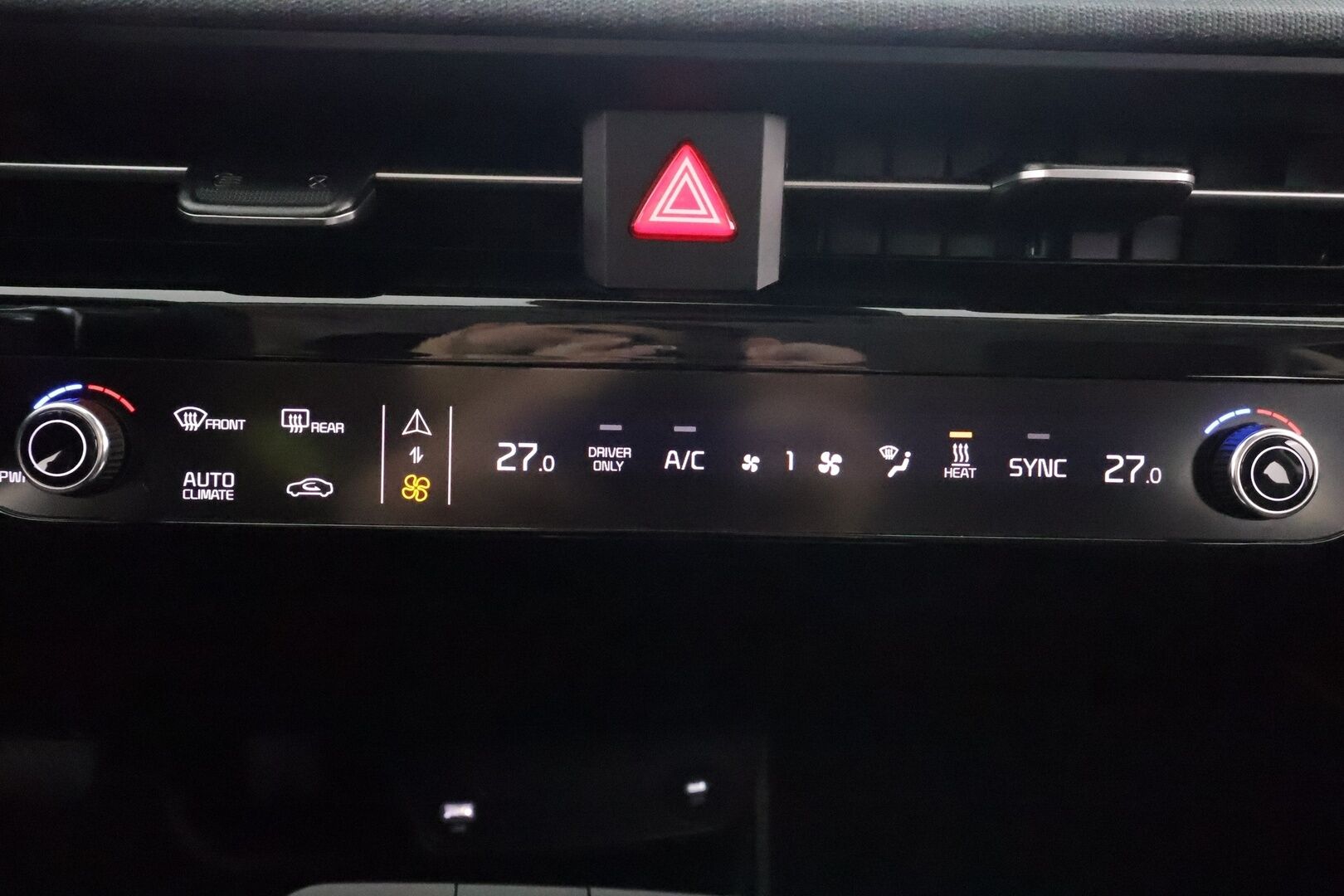 KIA EV6 2024 RWD 58kWh 170hv * Adapt.Vakkari / Peruutuskamera / LED / Navi / Puolinahkasisusta! - Merkkihuollettu / 2x Renkaat / Juuri tullut Tampereelle! - HULLUT AVAJAISHULINAT KORKOTARJOUS 3,29 %