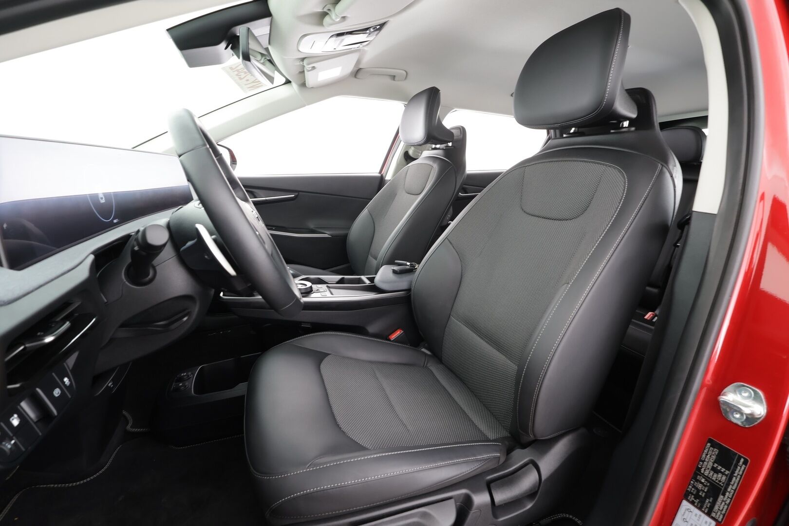 KIA EV6 2024 RWD 58kWh 170hv * ACC / P.kamera / LED / Navi / KeylessGo / Puolinahat * - Merkkihuollettu / 2x Renkaat / Juuri tullut Tampereelle!