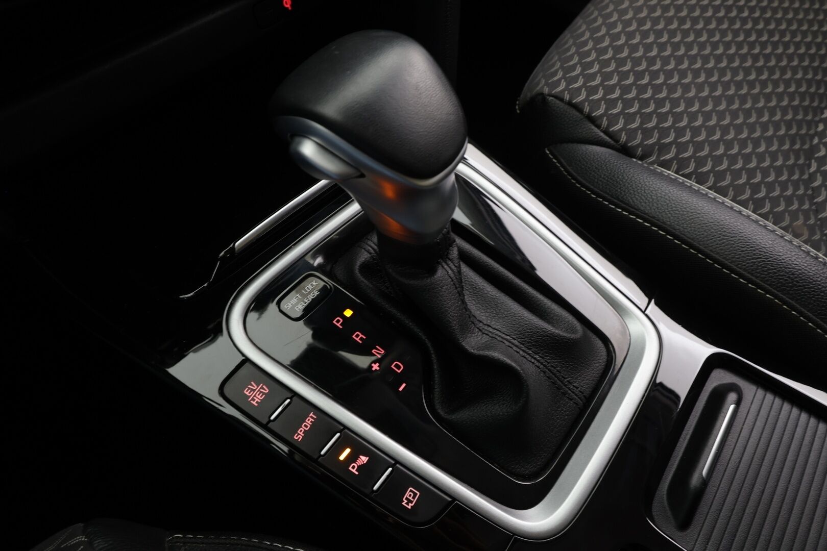 KIA CEE'D 2024 1,6 GDI Plug-In Hybrid EX Premium SW DCT  * ACC / P.kamera / LED / Puolinahat / KeylessGo / Koukku * - Merkkihuollettu - HULLUT BLACKWEEK JATKOT - KORKOTARJOUS 2,49%