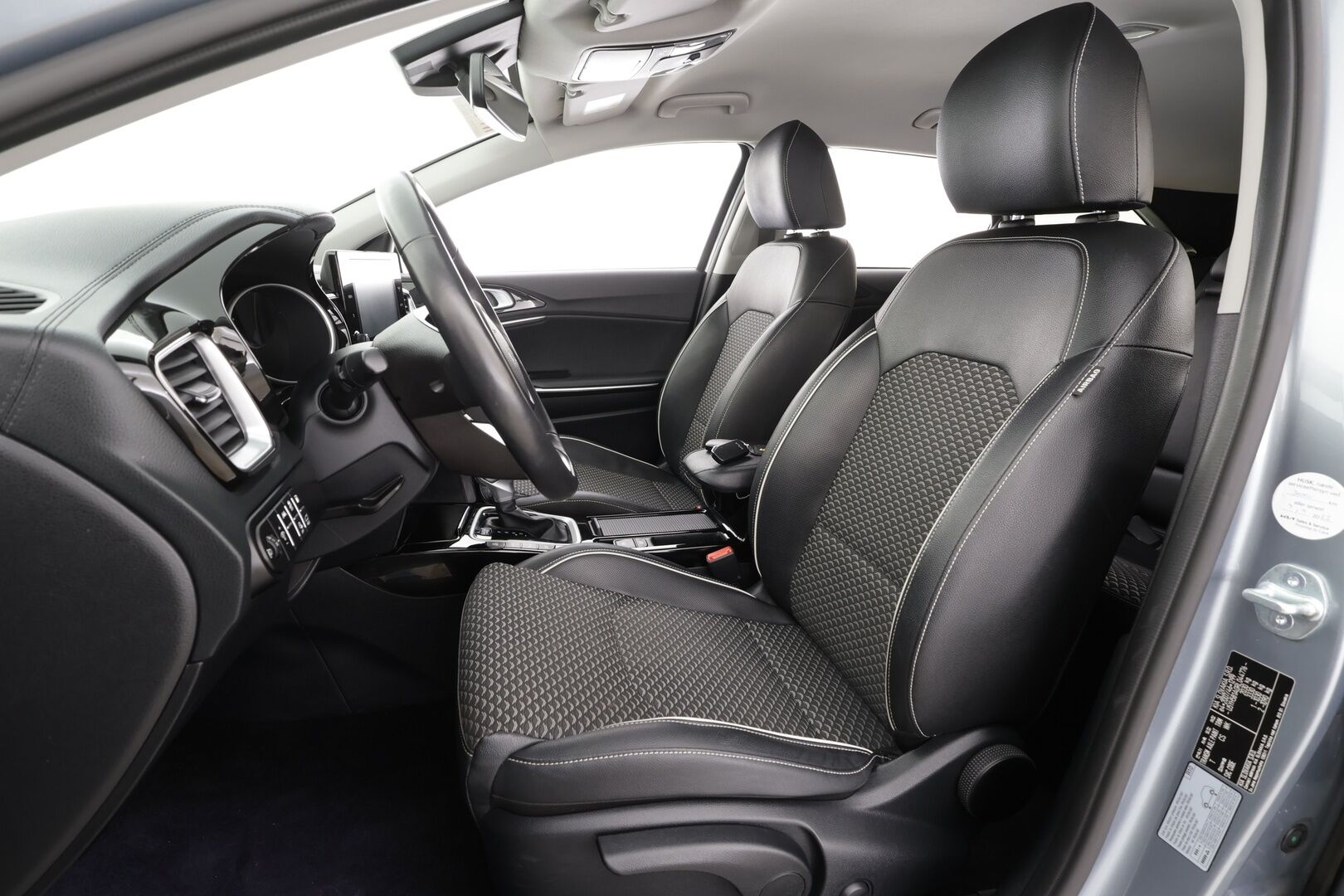 KIA CEE'D 2024 1,6 GDI Plug-In Hybrid EX Premium SW DCT  * ACC / P.kamera / LED / Puolinahat / KeylessGo / Koukku * - Merkkihuollettu - HULLUT BLACKWEEK JATKOT - KORKOTARJOUS 2,49%