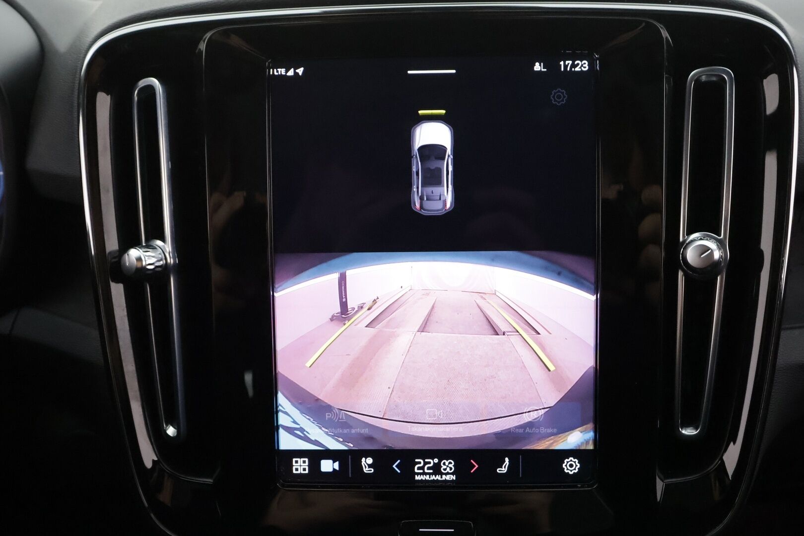 Volvo C40 2023 Recharge Single Plus aut * Pixel-LED / Pilot assist / Lasikatto / Muistipenkki / Harman/Kardon * - Akku kuntotarkastettu SOH 96,2% / Lämpöpumppu /  2x renkaat / Huippu varusteltu yksilö! 