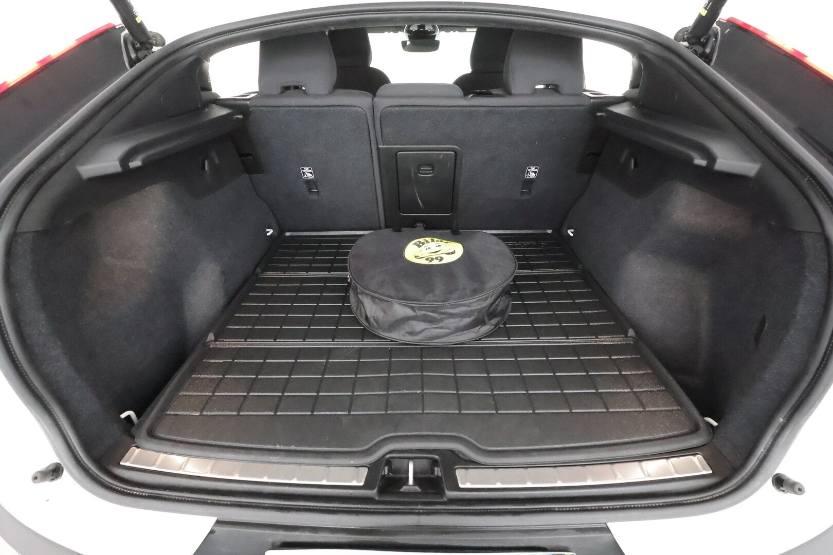 Volvo C40 2023 Recharge Single Plus aut * Pixel-LED / Pilot assist / Lasikatto / Muistipenkki / Harman/Kardon * - Akku kuntotarkastettu SOH 96,2% / Lämpöpumppu /  2x renkaat / Huippu varusteltu yksilö! 