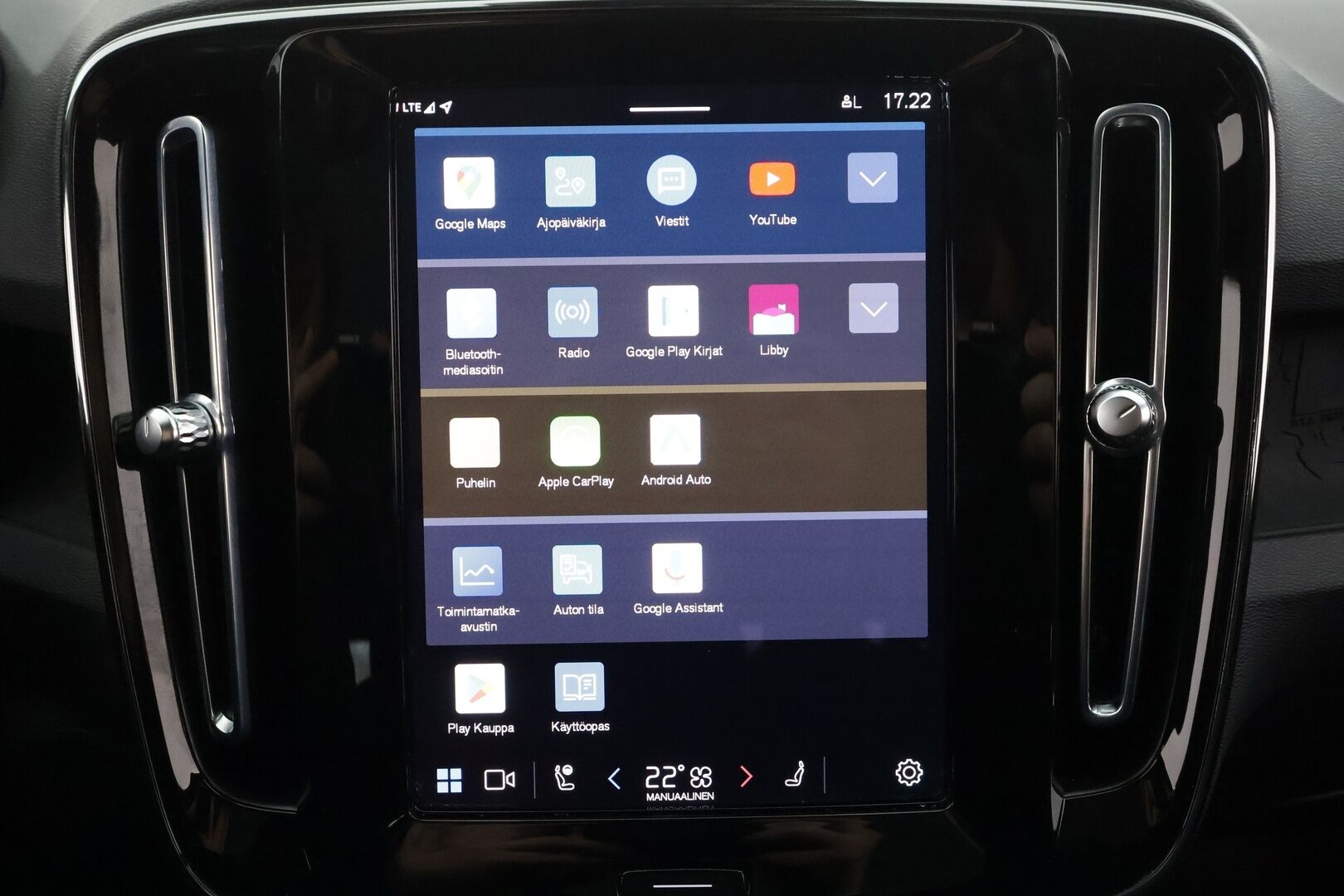 Volvo C40 2023 Recharge Single Plus aut * Pixel-LED / Pilot assist / Lasikatto / Muistipenkki / Harman/Kardon * - Akku kuntotarkastettu SOH 96,2% / Lämpöpumppu /  2x renkaat / Huippu varusteltu yksilö! 