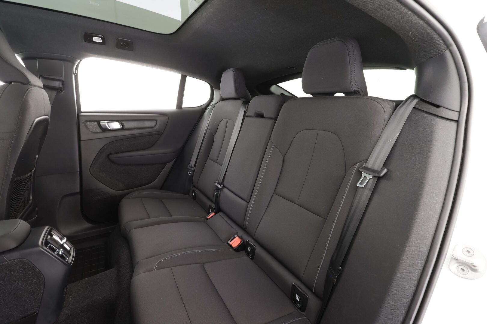 Volvo C40 2023 Recharge Single Plus aut * ILP / Lasikatto / ACC / Pixel-LED / H&K / 360° / Sportpenkki Muistilla / Navi / Kaistavahti * - Akku kuntotarkastettu / 2x Latauskaapelit / Kahdet renkaat