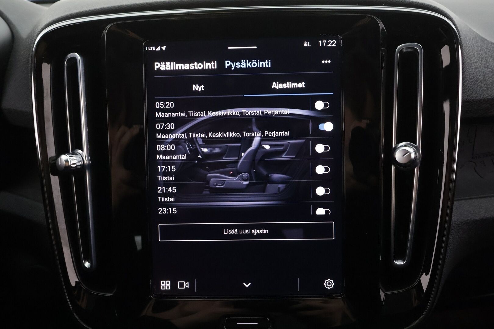 Volvo C40 2023 Recharge Single Plus aut * Pixel-LED / Pilot assist / Lasikatto / Muistipenkki / Harman/Kardon * - Akku kuntotarkastettu SOH 96,2% / Lämpöpumppu /  2x renkaat / Huippu varusteltu yksilö! 