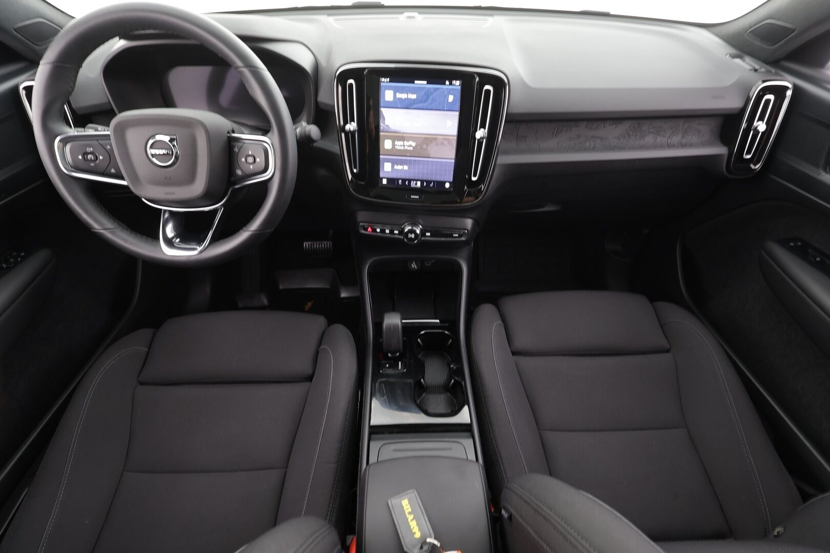 Volvo C40 2023 Recharge Single Plus aut * ILP / Lasikatto / ACC / Pixel-LED / H&K / 360° / Sportpenkki Muistilla / Navi / Kaistavahti * - Akku kuntotarkastettu / 2x Latauskaapelit / Kahdet renkaat