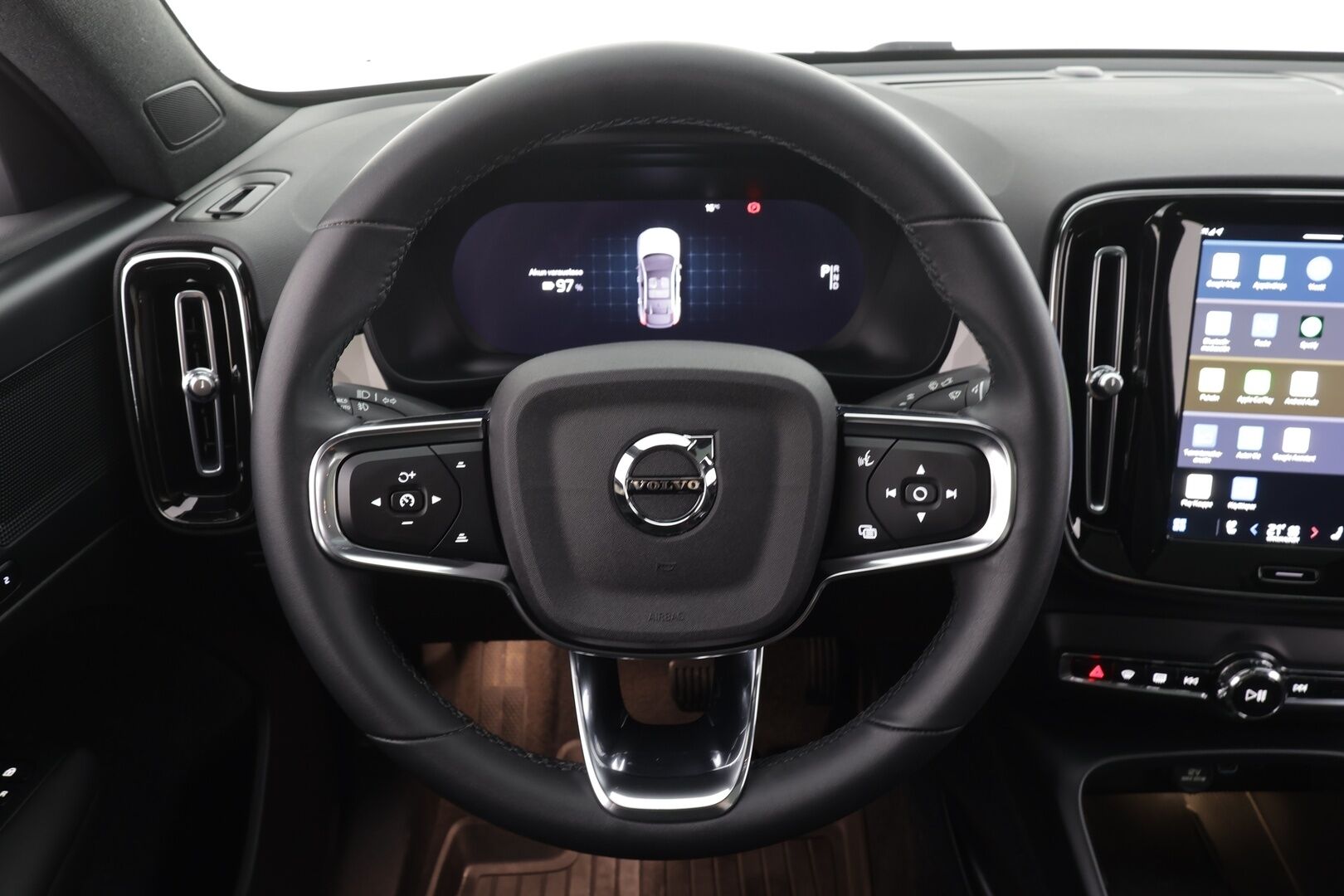 Volvo C40 2023 Recharge Single Motor Plus Edition * ACC / ILP / P.kamera / LED / Navi / Lasikatto / Muistipenkki / BLIS / Puolinahat * - Kahdet renkaat aluvanteilla / Merkkihuollettu - HULLUT JOULUT KORKOTARJOUS 2,49% 