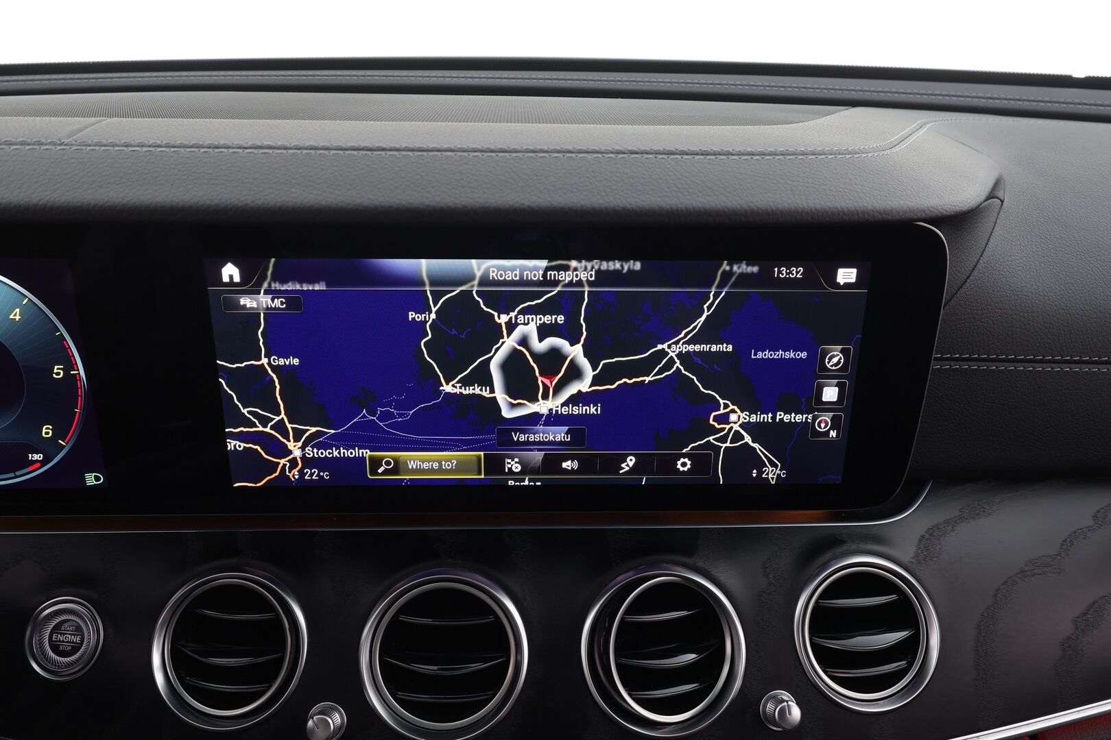 MERCEDES-BENZ E 2021 220 d 4MATIC T Business AMG * Webasto / 360° / Vakkari / Multibeam / Widescreen / Koukku / Puolinahat * - Kahdet renkaat aluvanteilla 