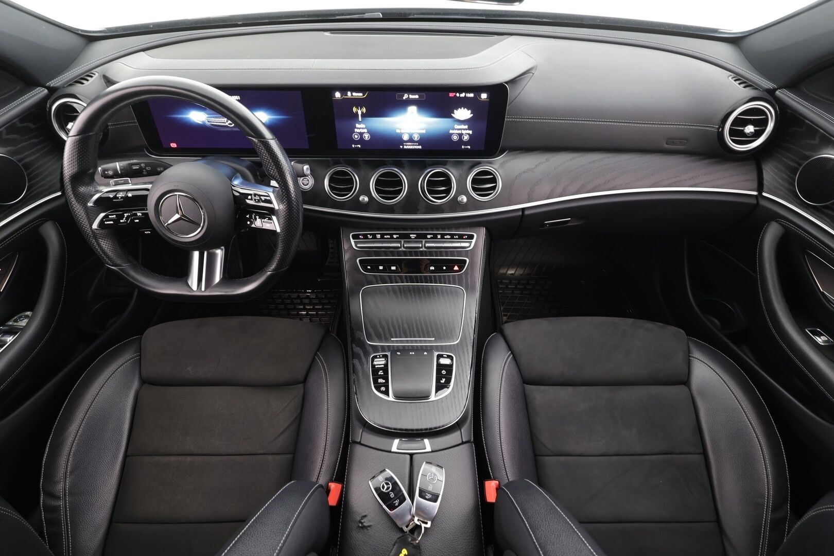 MERCEDES-BENZ E 2021 220 d 4MATIC T Business AMG * Webasto / 360° / Vakkari / Multibeam / Widescreen / Koukku / Puolinahat * - Kahdet renkaat aluvanteilla 