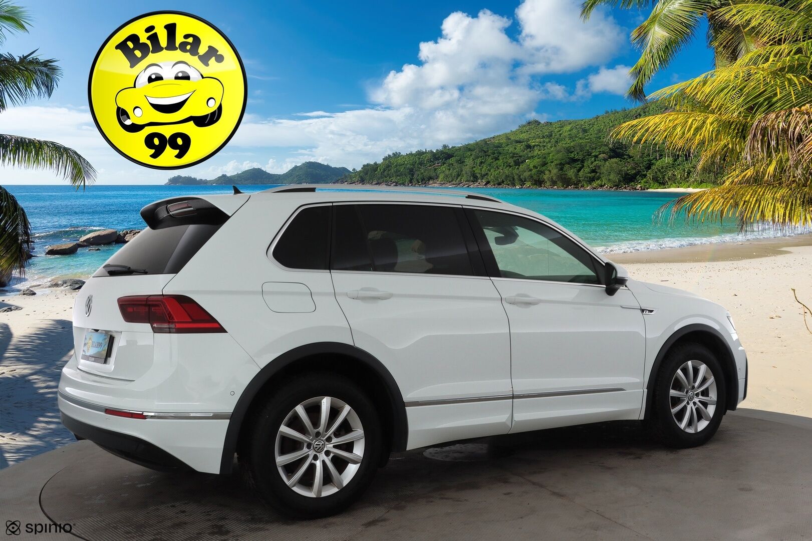 VOLKSWAGEN TIGUAN 2018 R-line 2,0 TSI 132 kW 4MOTION DSG * Webasto / Koukku / ACC / LED / P.Kamera / Digimittaristo * - Kahdet renkaat / R-Line / Dynaudio