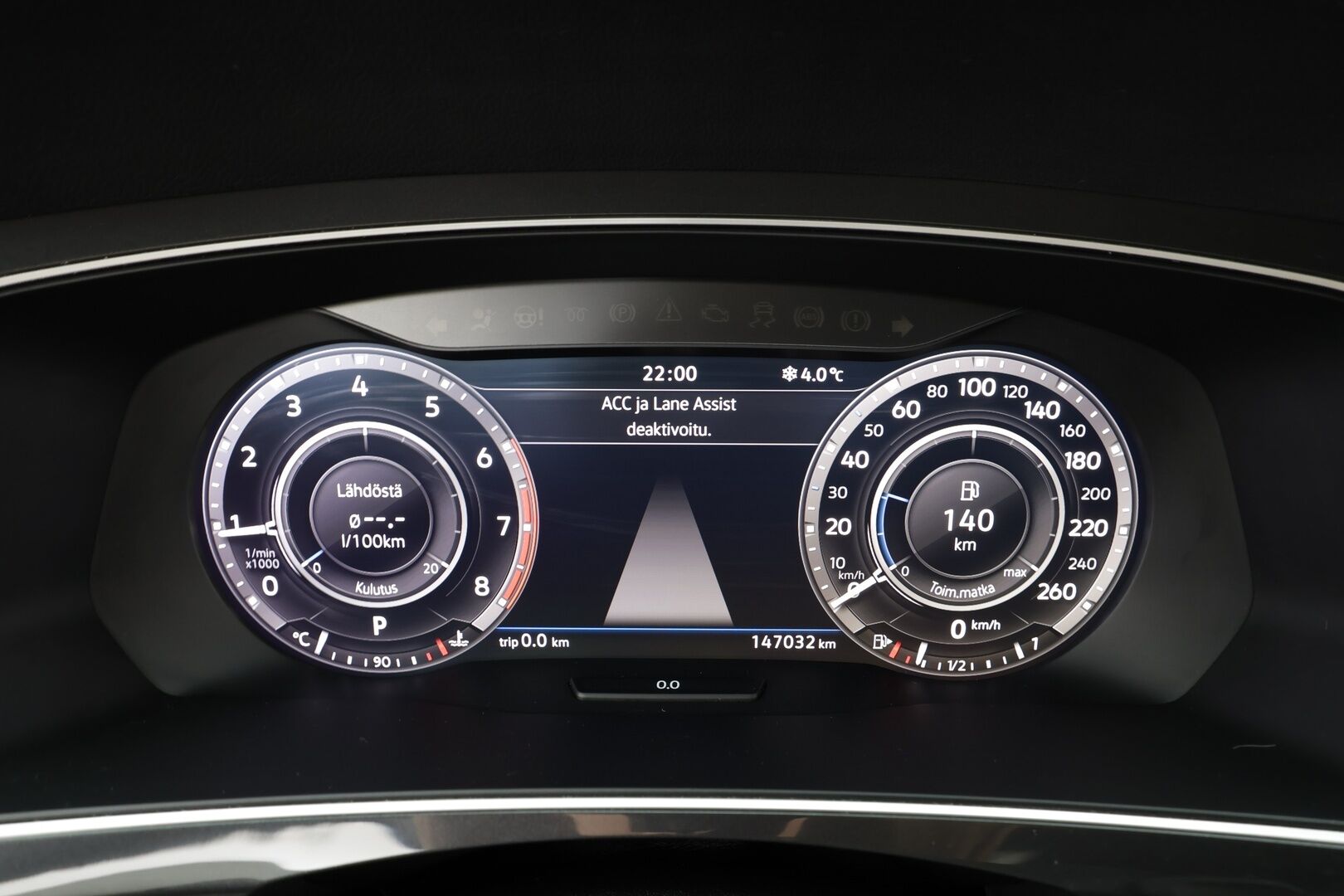 VOLKSWAGEN TIGUAN 2018 R-line 2,0 TSI 132 kW 4MOTION DSG * Webasto / Koukku / ACC / LED / P.Kamera / Digimittaristo * - Kahdet renkaat / R-Line / Dynaudio