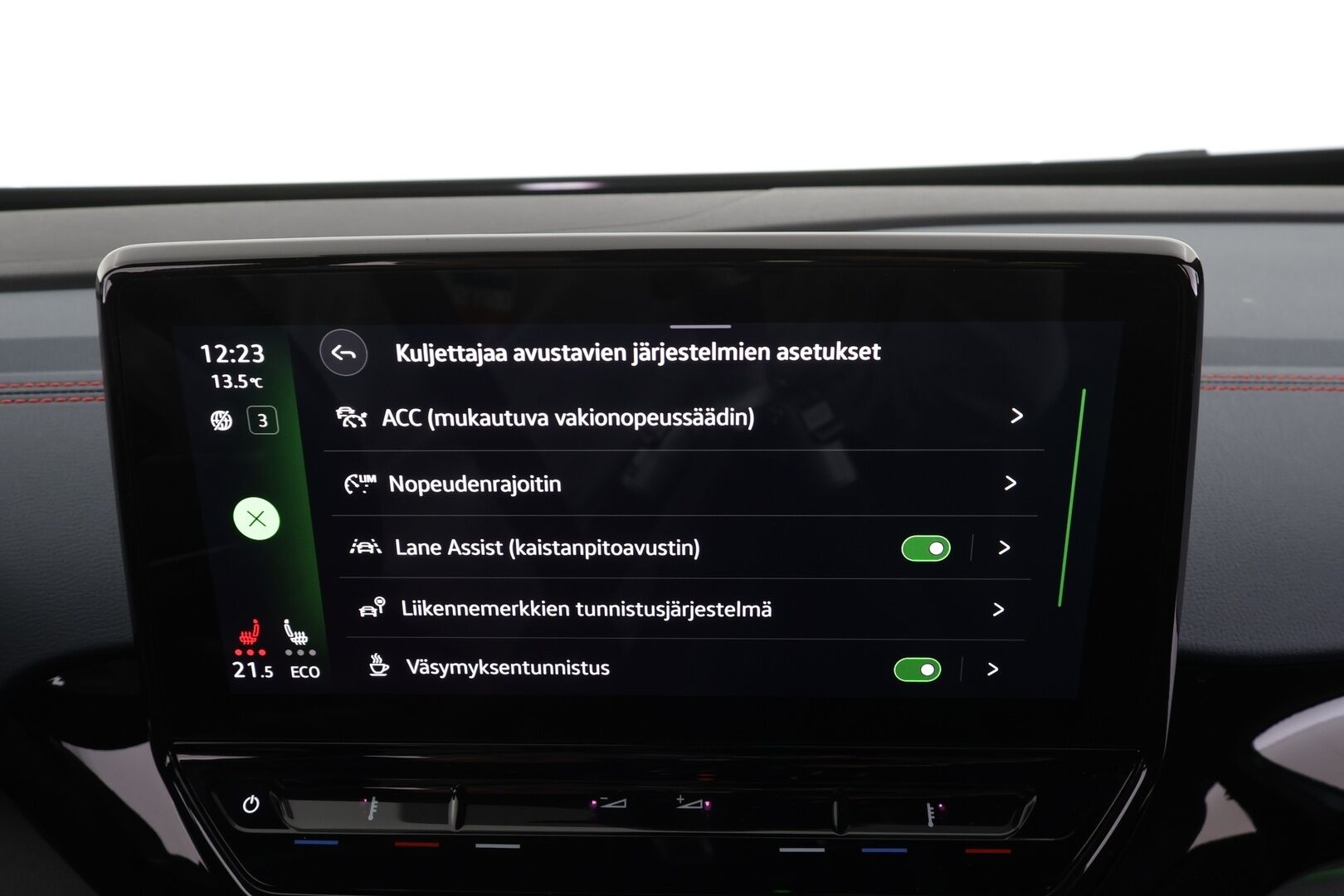 VOLKSWAGEN ID.4 2022 GTX Dual Motor AWD * Koukku / ILP / ACC / Matrix-LED / P.Kamera / Navi / Kaistavahti / Keyless * - Akku kuntotarkastettu 94.4%! / Kahdet renkaat