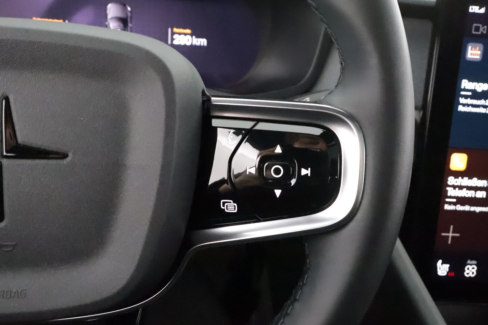 POLESTAR 2 2022 Long Range Dual Motor 78 kWh * ACC / 360° / H&K / ILP / Pixel LED / Koukku / Muistipenkki / Lasikatto * - HULLUT JOULUT KORKOTARJOUS 2,49% 