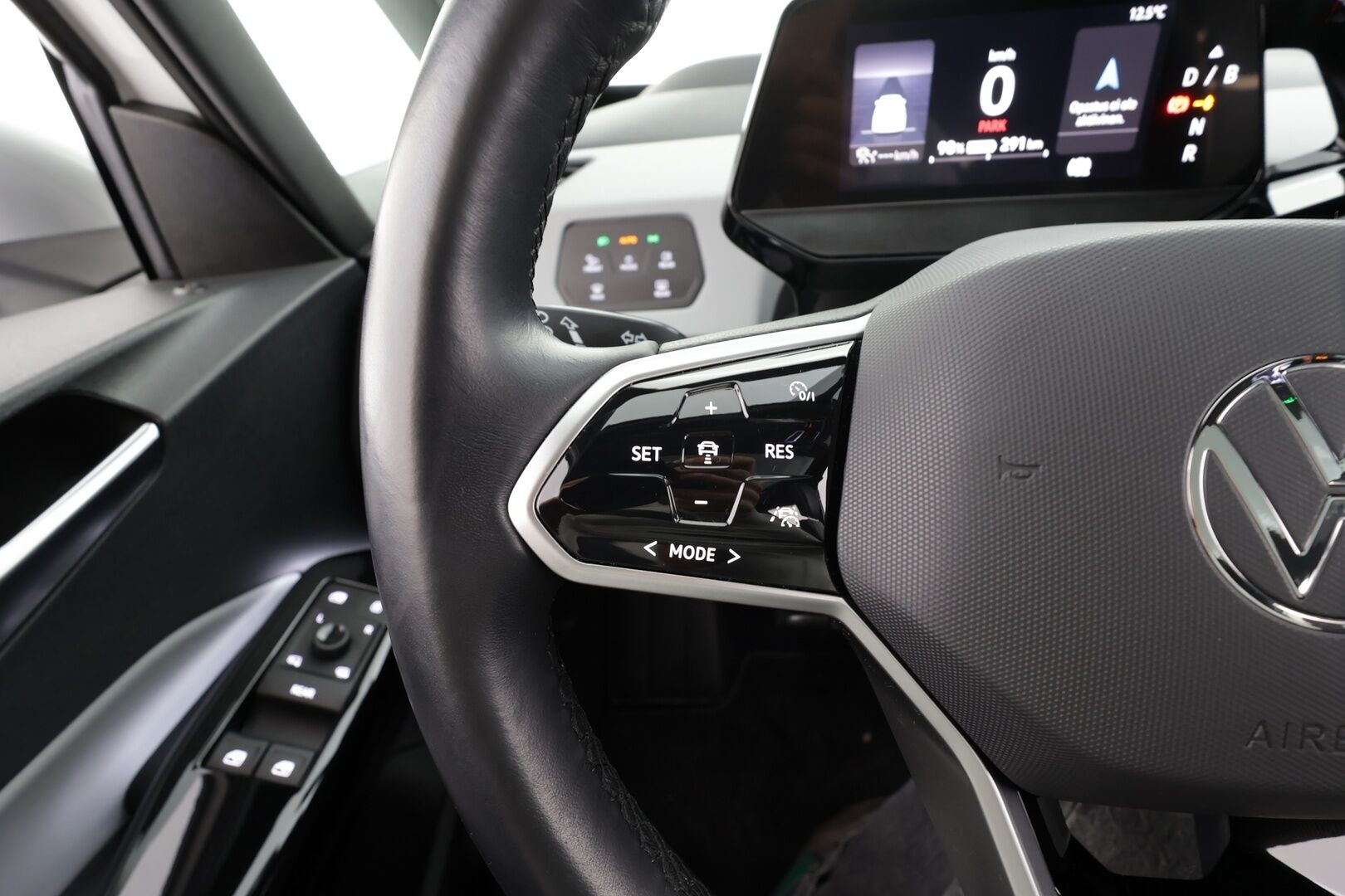 VOLKSWAGEN ID.3 2020 1st MAX Pro Performance 150 kW * ILP / HUD / ACC / Lasikatto / IQ-Light / P.Kamera / Kaistavahti / Navi / Keyless * - Kahdet renkaat / Koti & kauppalaturi - HULLUT JOULUT KORKOTARJOUS 2,49% 