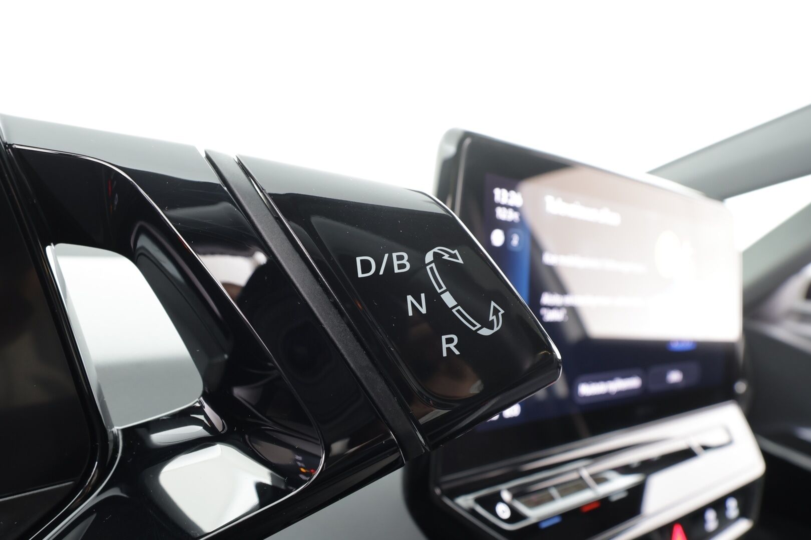 VOLKSWAGEN ID.3 2020 1st MAX Pro Performance 150 kW * ILP / HUD / ACC / Lasikatto / IQ-Light / P.Kamera / Kaistavahti / Navi / Keyless * - Kahdet renkaat / Koti & kauppalaturi - HULLUT JOULUT KORKOTARJOUS 2,49% 