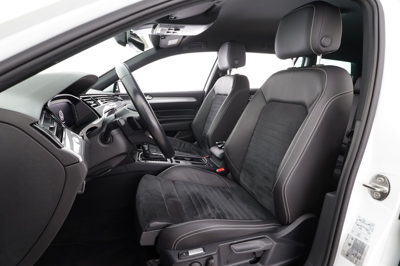 VOLKSWAGEN PASSAT 2021 Variant GTE Plug-In Hybrid 160 kW DSG * ACC / Webasto / Koukku / P.Kamera / LED / Keyless / Navi * - Koti & kauppalaturi - HULLUT JOULUT KORKOTARJOUS 2,49% 