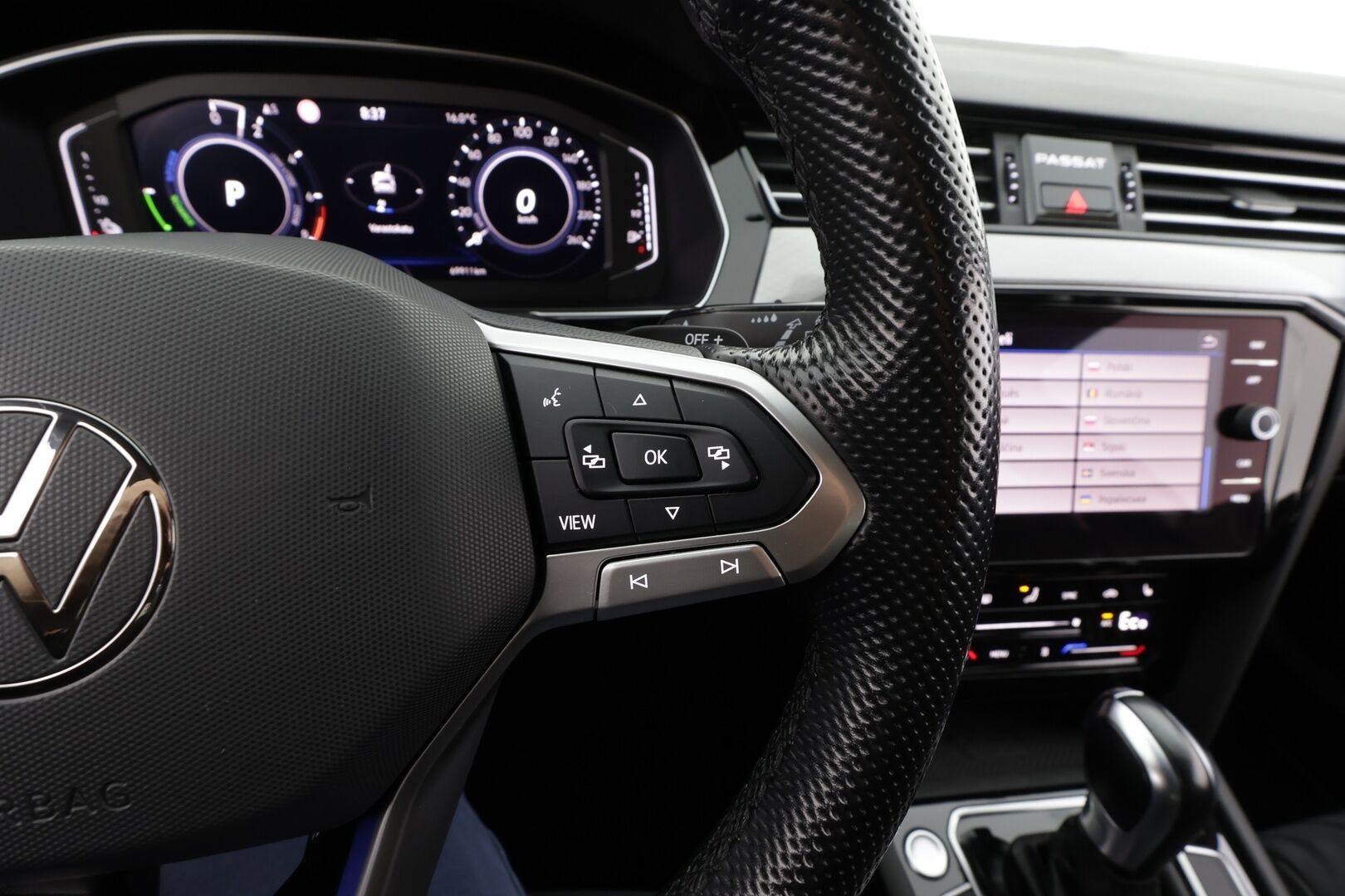 VOLKSWAGEN PASSAT 2021 Variant GTE Plug-In Hybrid 160 kW DSG * Digimittaristo / ACC / Webasto / Koukku / Nahka-Alcantra sisusta / P.Kamera * - Akku kuntotarkastettu / Koti & kauppalaturi