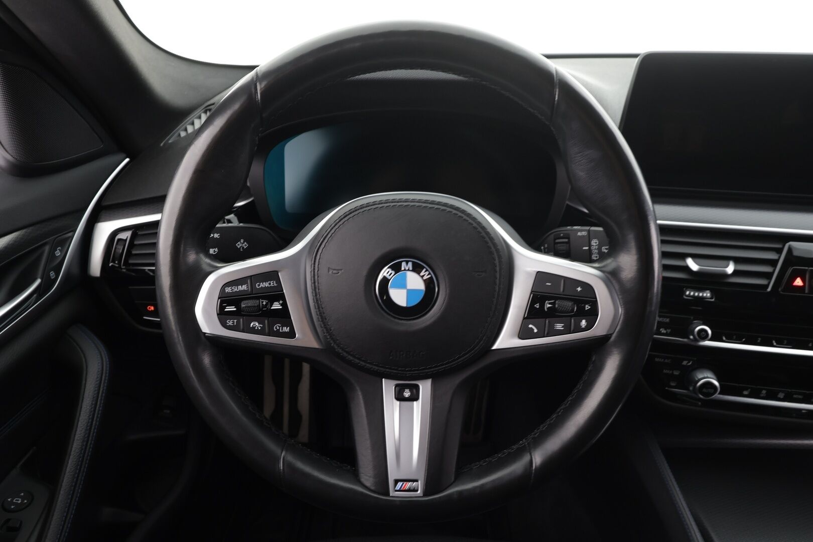 BMW 520 2021 G31 xDrive M Sport *  ACC / Webasto / P.kamera / koukku / LED / Navi / Keyless * - Kahdet renkaat - HULLUT JOULUT KORKOTARJOUS 2,49% 