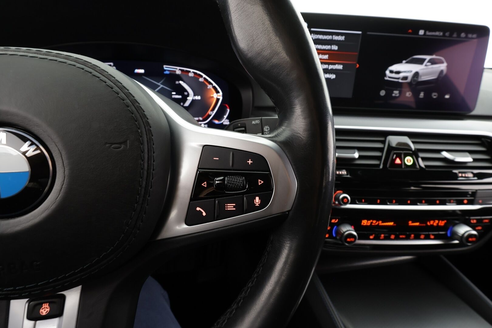 BMW 520 2021 G31 xDrive M Sport *  ACC / Webasto / P.kamera / koukku / LED / Navi / Keyless * - Kahdet renkaat - HULLUT JOULUT KORKOTARJOUS 2,49% 