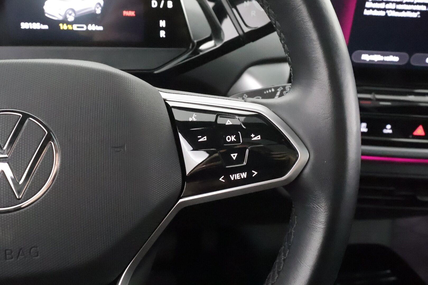 VOLKSWAGEN ID.4 2022 150kW 82kWh Pro Performance * ILP / Lasikatto / IQ-Light / P.kamera / Acc / Kaistavahti / Keyless / Navi * - Akku kuntotarkastettu / Merkkihuollettu / 2X vanteet 