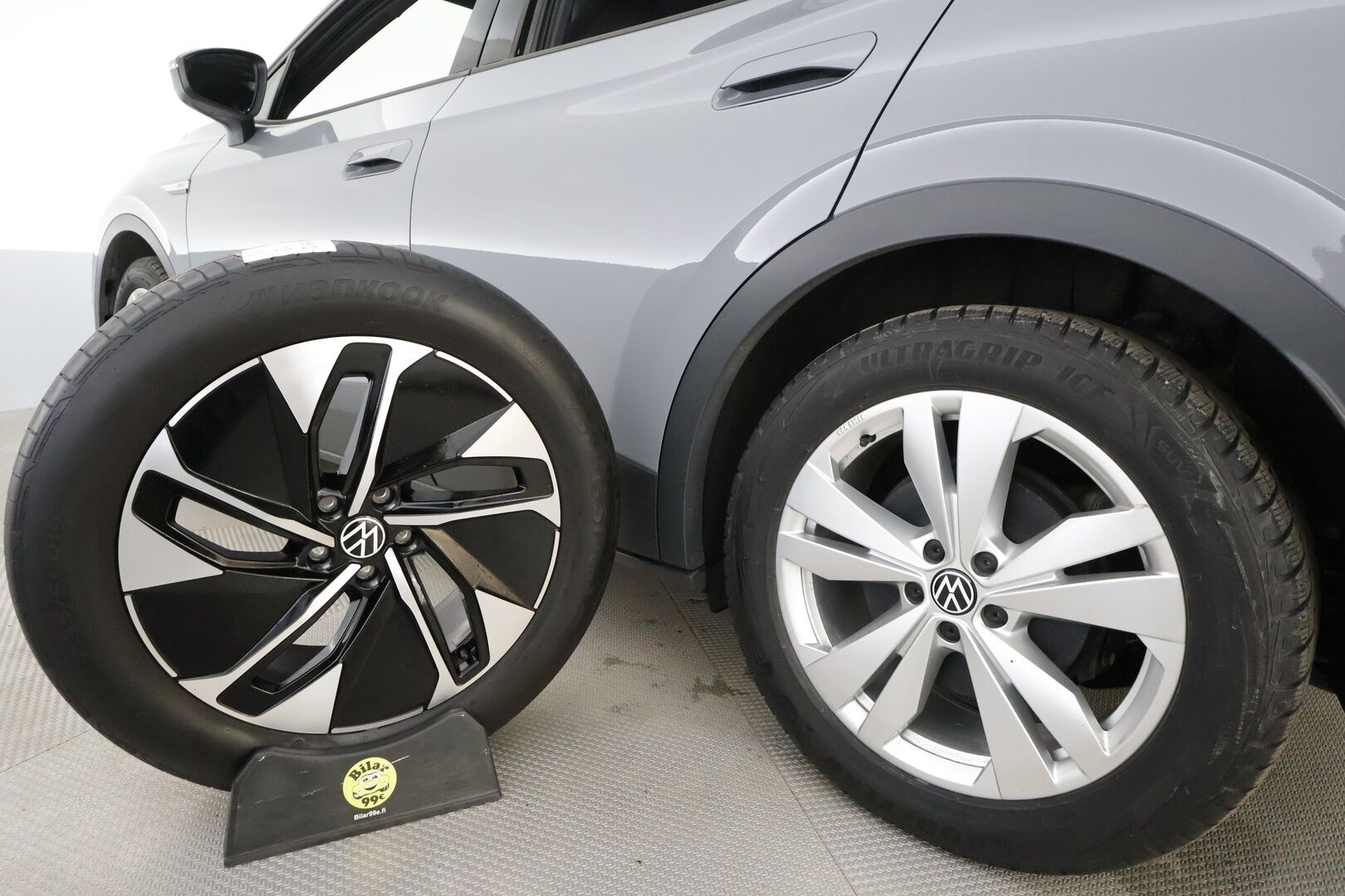 VOLKSWAGEN ID.4 2023 150kW 82kWh Top Sport Plus * ACC / 360° / LED / Navi / ILP / Muistipenkit hieronnalla / Koukku / KeylessGo * - Akku kuntotarkastettu / Kahdet renkaat aluvanteilla / Merkkihuollettu