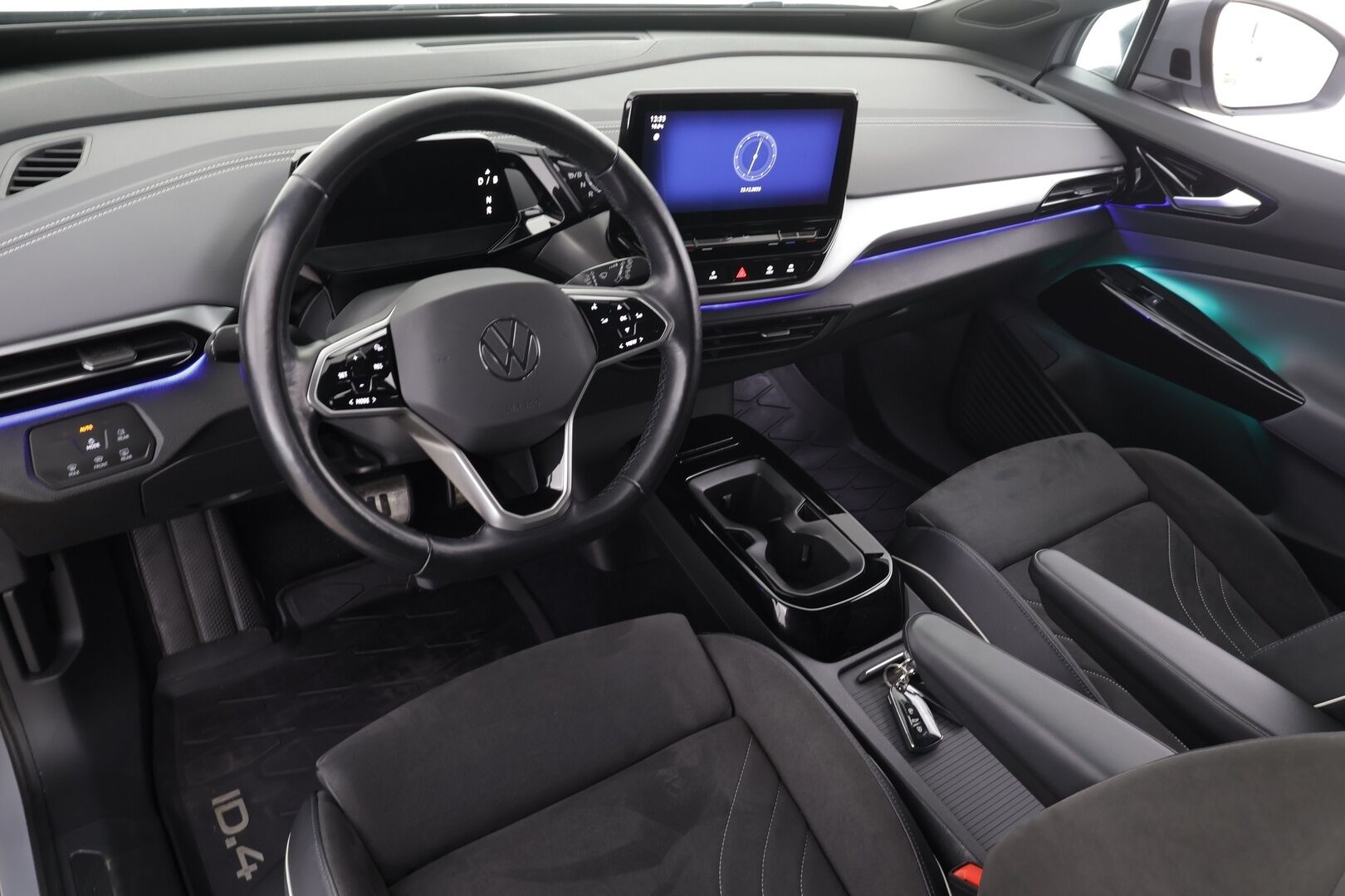 VOLKSWAGEN ID.4 2023 150kW 82kWh Top Sport Plus * ACC / 360° / LED / Navi / ILP / Muistipenkit hieronnalla / Koukku / KeylessGo * - Akku kuntotarkastettu / Kahdet renkaat aluvanteilla / Merkkihuollettu