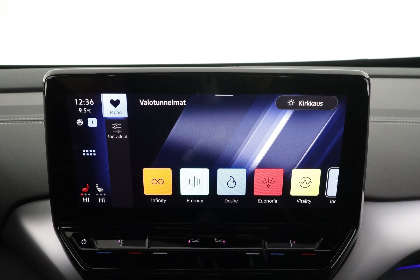 VOLKSWAGEN ID.4 2023 150kW 82kWh Top Sport Plus * ACC / 360° / LED / Navi / ILP / Muistipenkit hieronnalla / Koukku / KeylessGo * - Akku kuntotarkastettu / Kahdet renkaat aluvanteilla / Merkkihuollettu