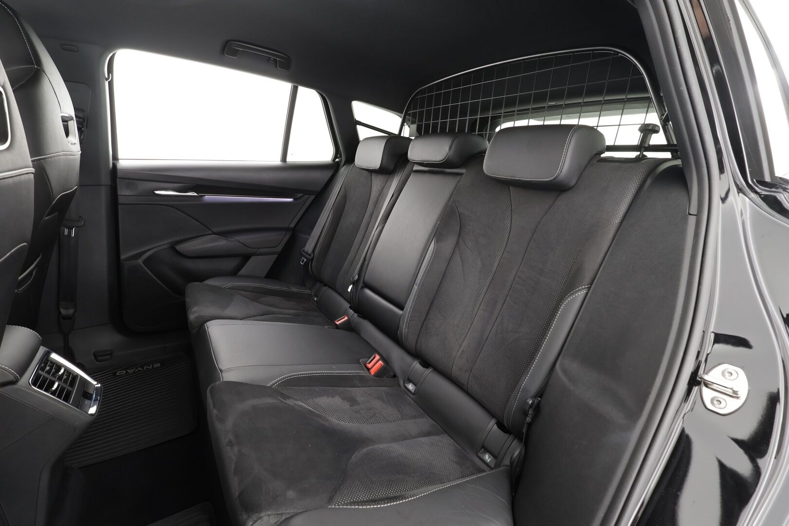 SKODA ENYAQ 2022 IV80 Sportline 82kWh * HUD / Matrix-Led / Lämpöpumppu / Muistipenkit /  P.Kamera / ACC / Navi / Keyless * - Merkkihuollettu / Kahdet Renkaat