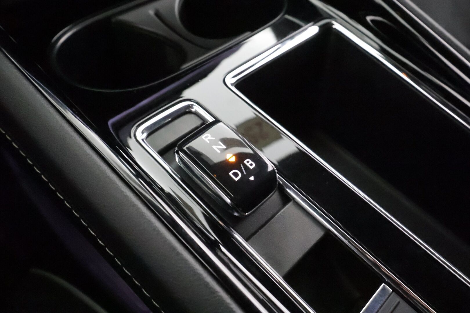 SKODA ENYAQ 2022 IV80 Sportline 82kWh * HUD / Matrix-Led / Lämpöpumppu / Muistipenkit /  P.Kamera / ACC / Navi / Keyless * - Merkkihuollettu / Kahdet Renkaat