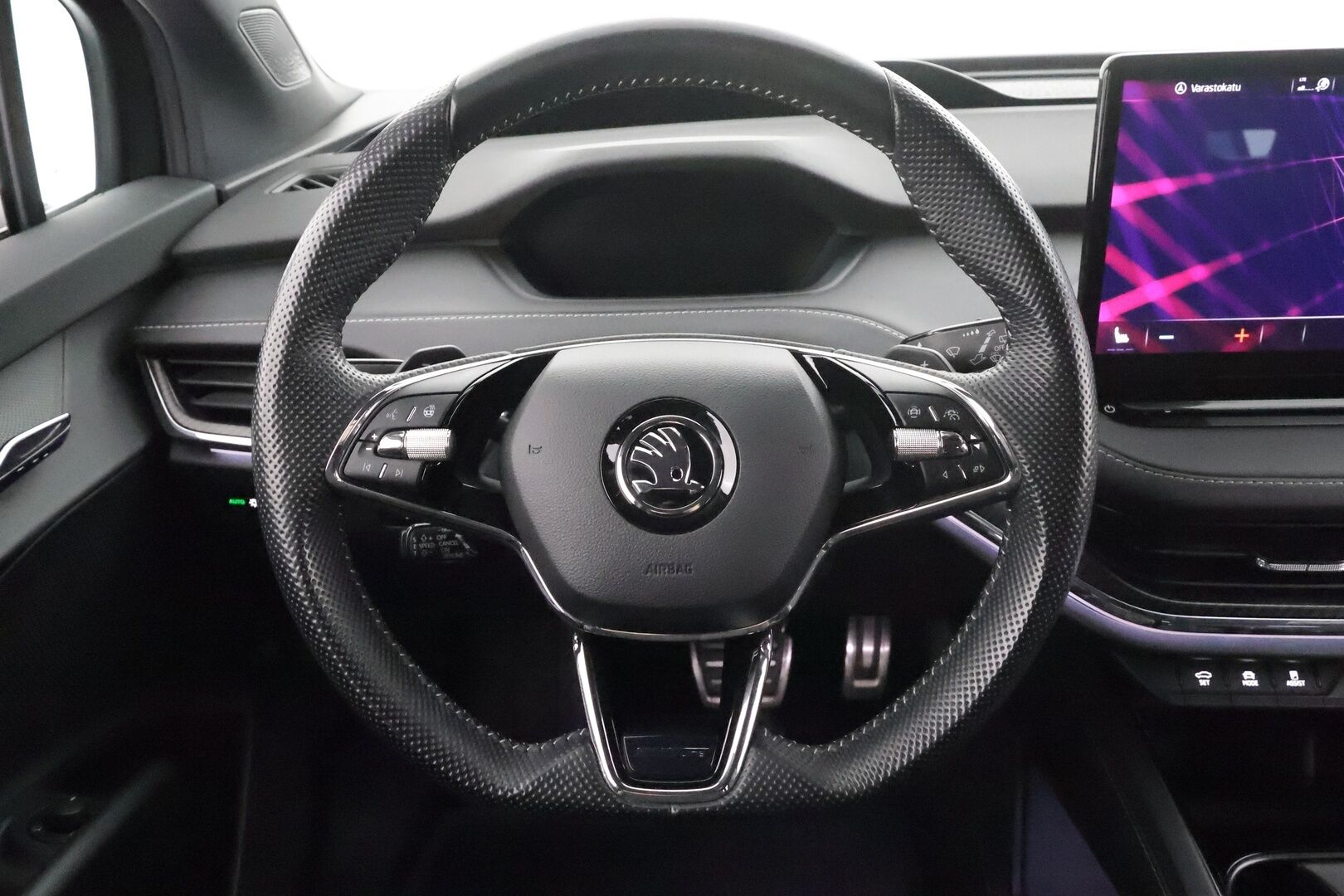 SKODA ENYAQ 2022 IV80 Sportline 82kWh * HUD / Matrix-Led / Lämpöpumppu / Muistipenkit /  P.Kamera / ACC / Navi / Keyless * - Merkkihuollettu / Kahdet Renkaat