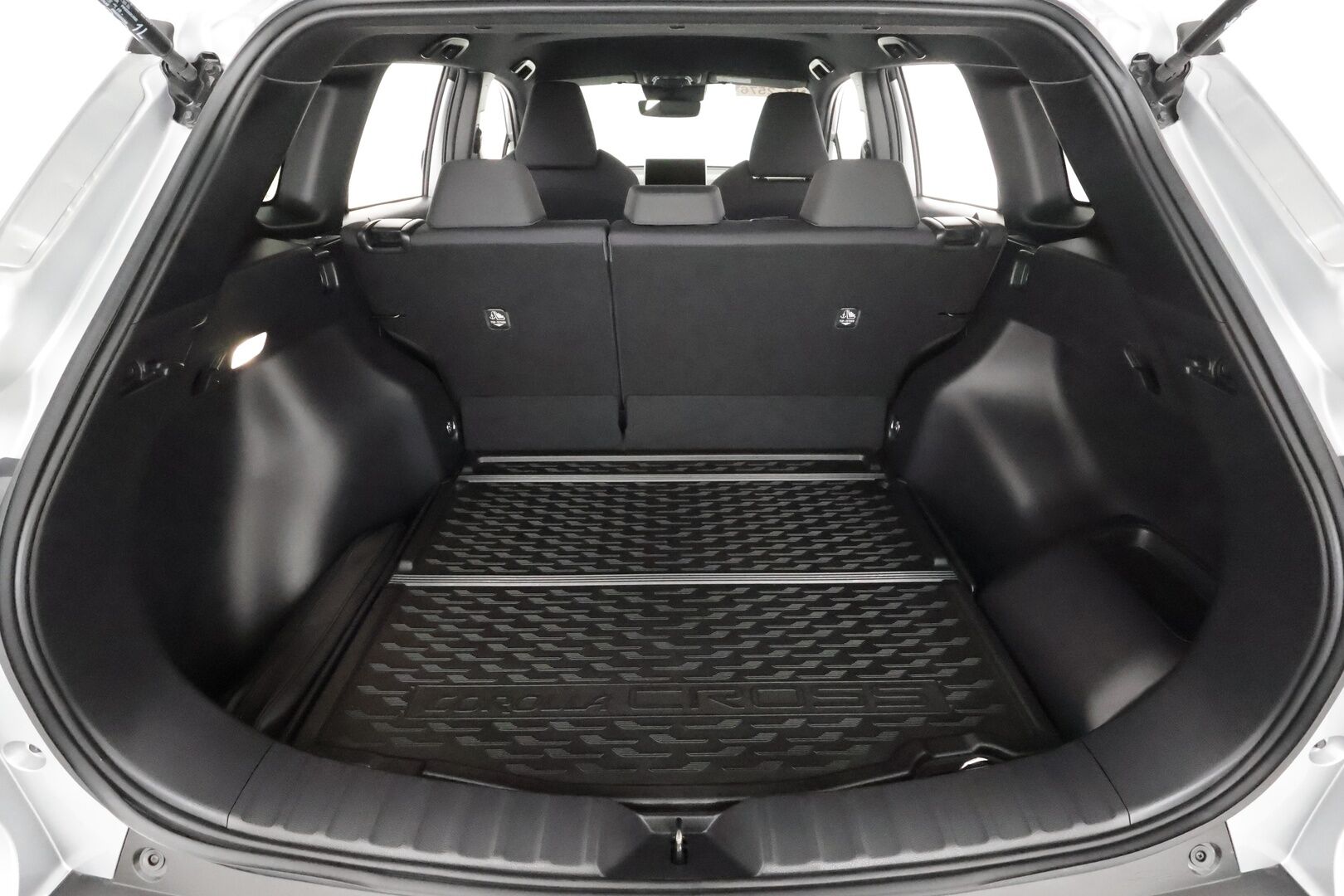 TOYOTA COROLLA CROSS 2024 2.0 Hybrid AWD-i Launch Edition * ACC / LED / P.kamera / Navi / Kaistavahti / Digimittaristo / Keyless * - Kahdet renkaat aluvanteilla - HULLUT AVAJAISHULINAT KORKOTARJOUS 3,29 %