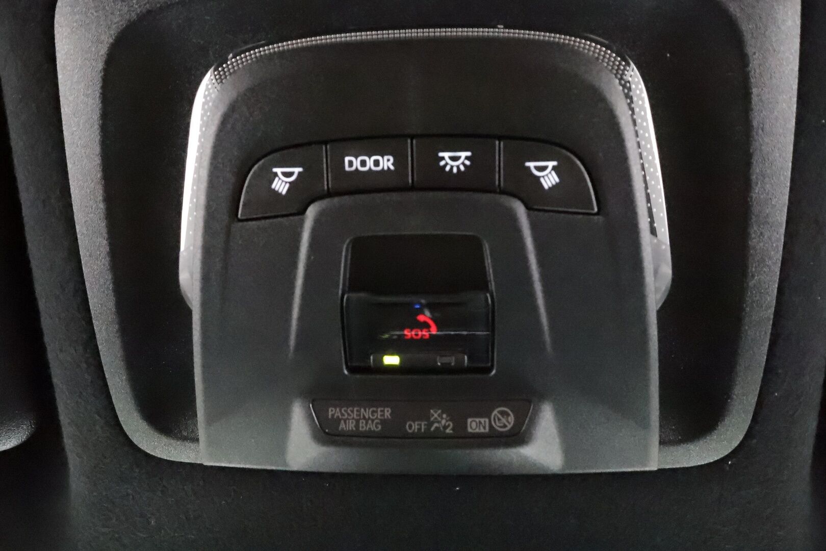 TOYOTA COROLLA CROSS 2024 2.0 Hybrid AWD-i Launch Edition * ACC / LED / P.kamera / Navi / Kaistavahti / Digimittaristo / Keyless * - Kahdet renkaat aluvanteilla 