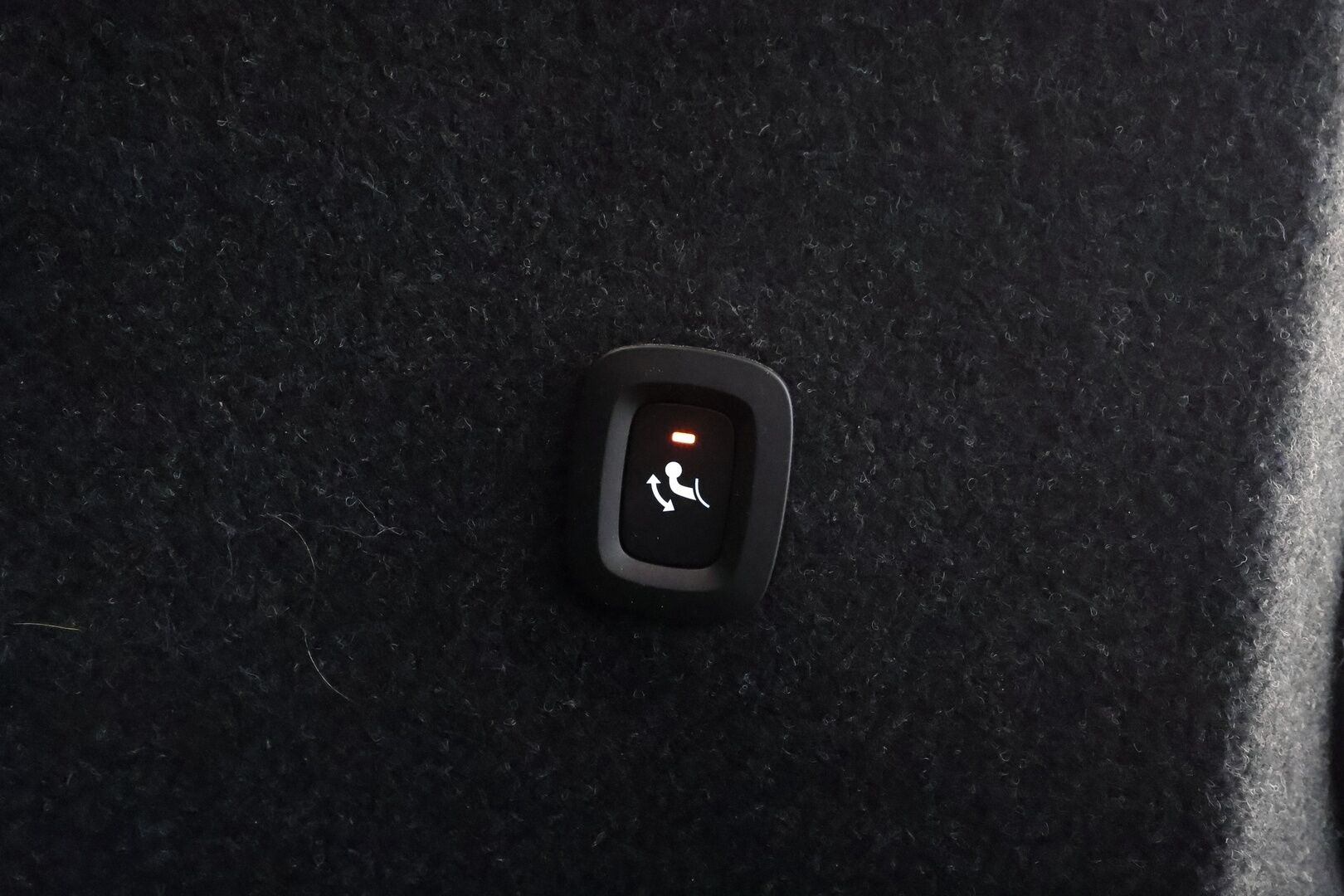 Volvo C40 2023 69kWh Recharge Ultimate * ACC / 360° / H&K / ILP / Muistipenkki / LED / Navi / Lasikatto / BLIS / Koukku * - Akku kuntotarkastettu / Merkkihuollettu