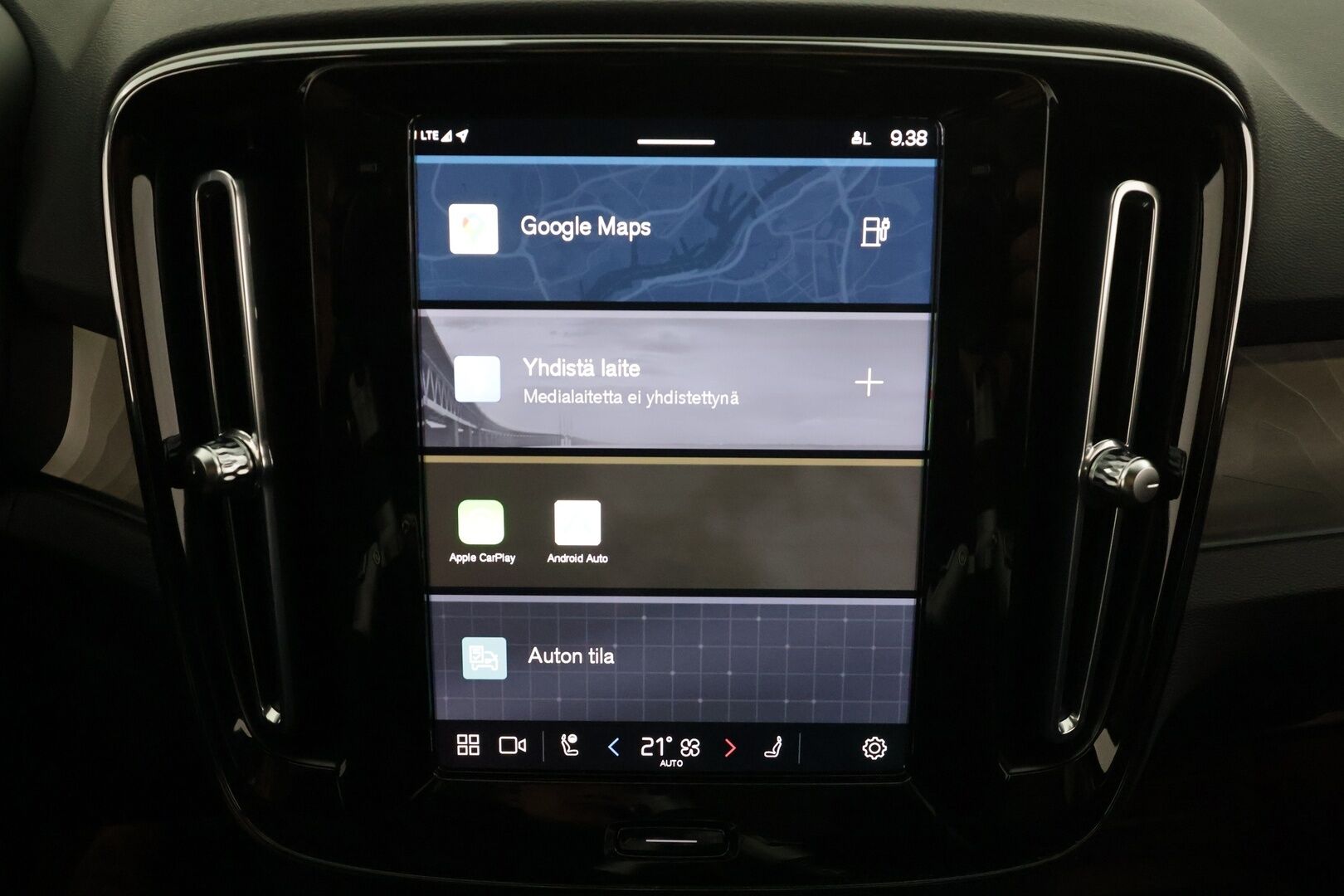 Volvo C40 2023 69kWh Recharge Ultimate * ACC / 360° / H&K / ILP / Muistipenkki / LED / Navi / Lasikatto / BLIS / Koukku * - Akku kuntotarkastettu / Merkkihuollettu