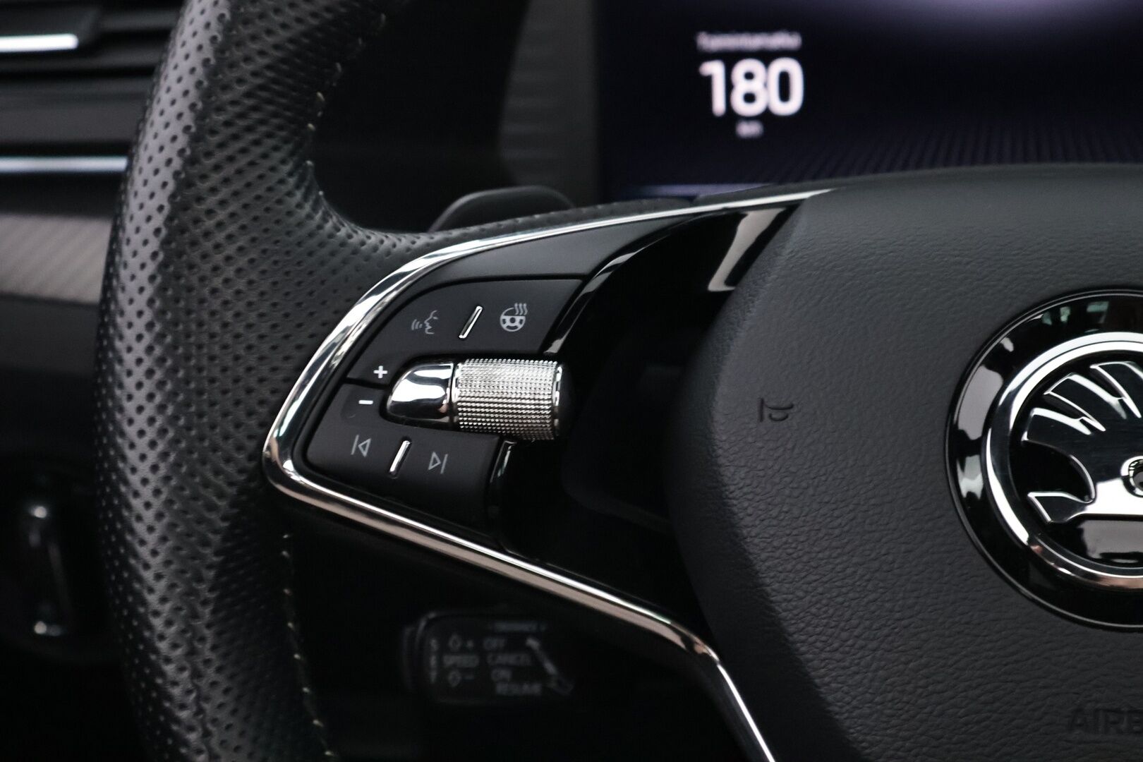 SKODA SUPERB 2022 iV Combi 1.4TSI Sportline DSG - Webasto | Adapt.Vakkari | Panorama | Canton | 360-Kamera | Matrix LED | Nahkasisusta | Muistipenkit | SUPERVARUSTEET!
