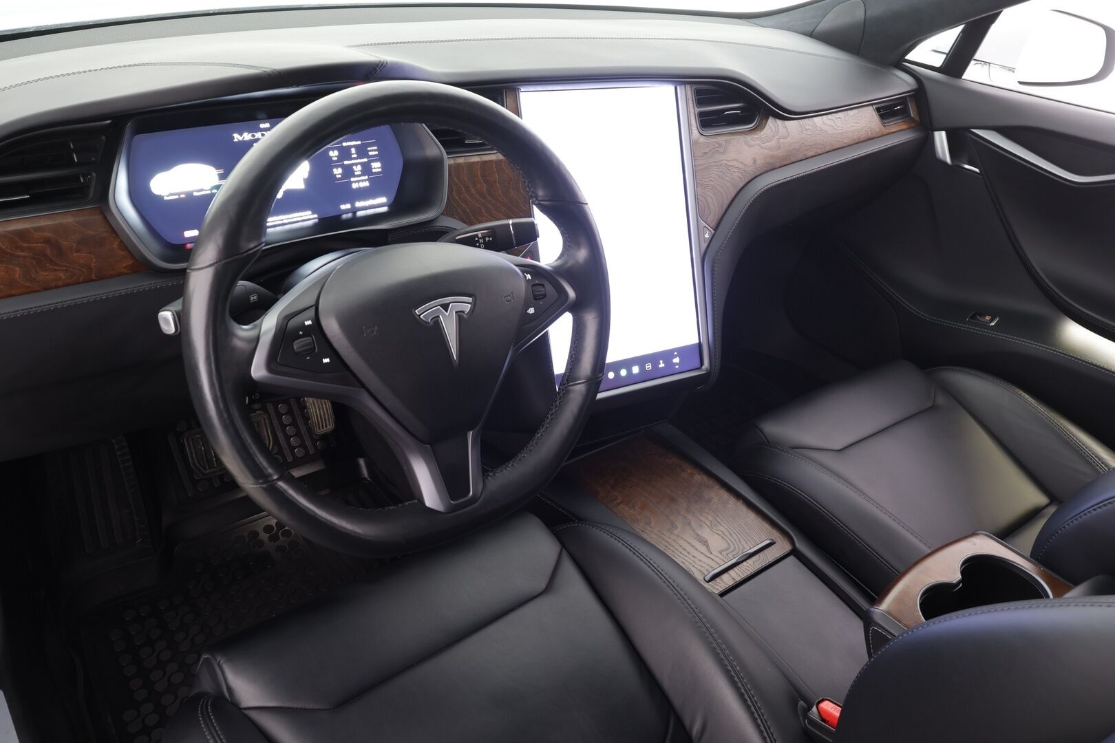 TESLA MODEL S 2019 Standard Range AWD * Lasikatto / ACC / LED / P.kamera / Muistipenkki / Premium Audio / Navi / Kaistavahti * - Ilma-alusta 