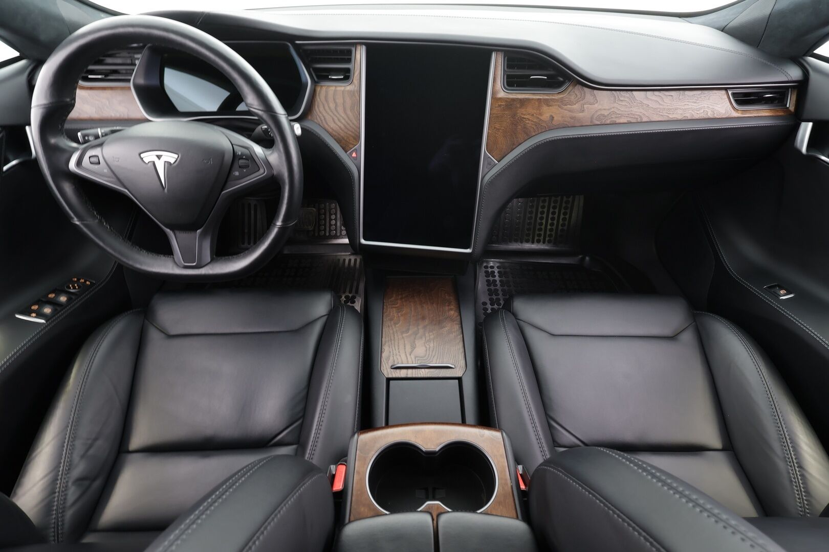 TESLA MODEL S 2019 Standard Range AWD * Lasikatto / ACC / LED / P.kamera / Muistipenkki / Premium Audio / Navi / Kaistavahti * - Ilma-alusta 