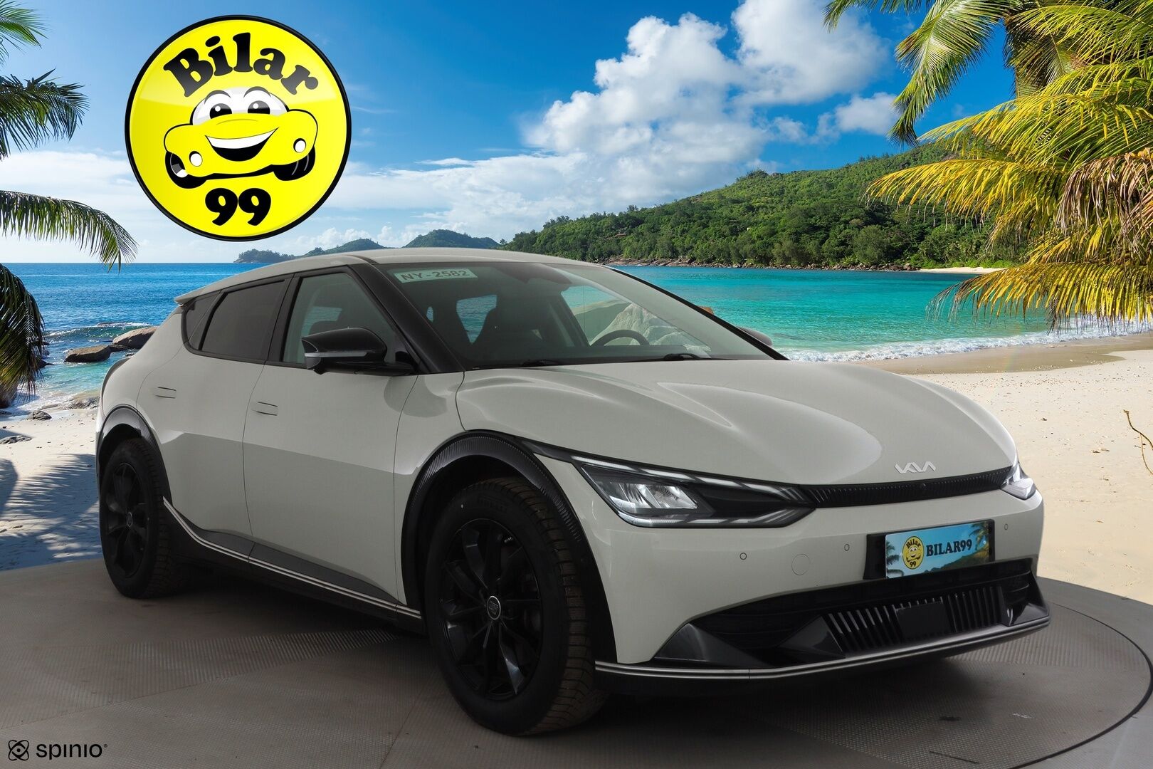 KIA EV6 2022 77kWh Plus 218hv * ACC / 360° / ILP / LED / Navi / Muistipenkki / Ilmastoidut nahat / KeylessGo * - Kahdet renkaat aluvanteilla / Merkkihuollettu