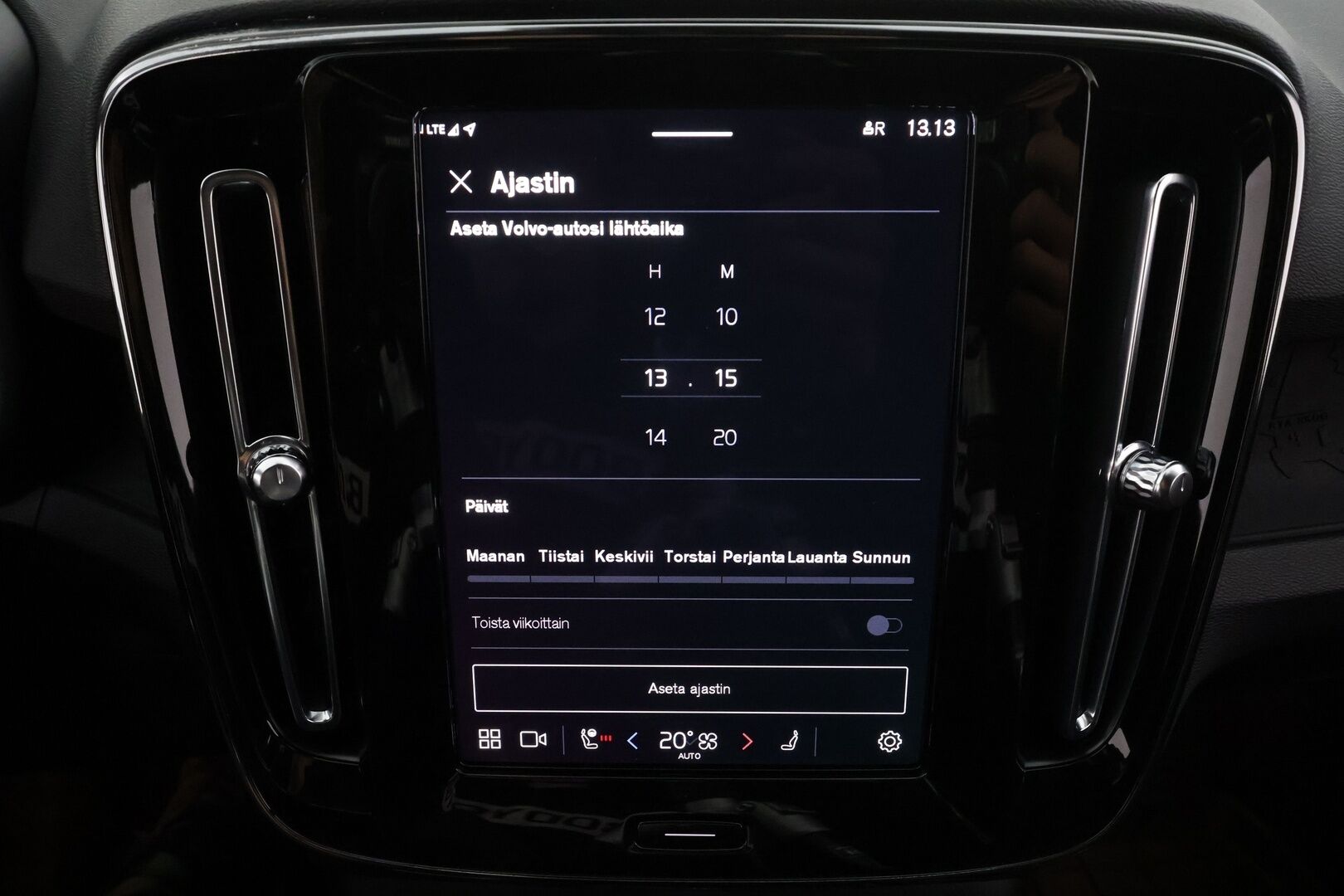 Volvo XC40 2023 Recharge Twin Plus aut * ACC / P.kamera / Pixel LED / ILP / Koukku / Muistipenkki / Navi / BLIS / KeylessGo * - Akku kuntotarkastettu / Kahdet renkaat aluvanteilla / Merkkihuollettu