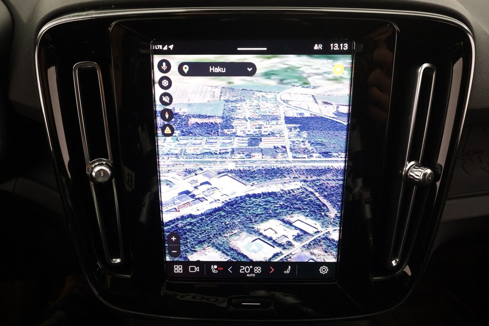 Volvo XC40 2023 Recharge Twin Plus aut * ACC / P.kamera / Pixel LED / ILP / Koukku / Muistipenkki / Navi / BLIS / KeylessGo * - Akku kuntotarkastettu / Kahdet renkaat aluvanteilla / Merkkihuollettu