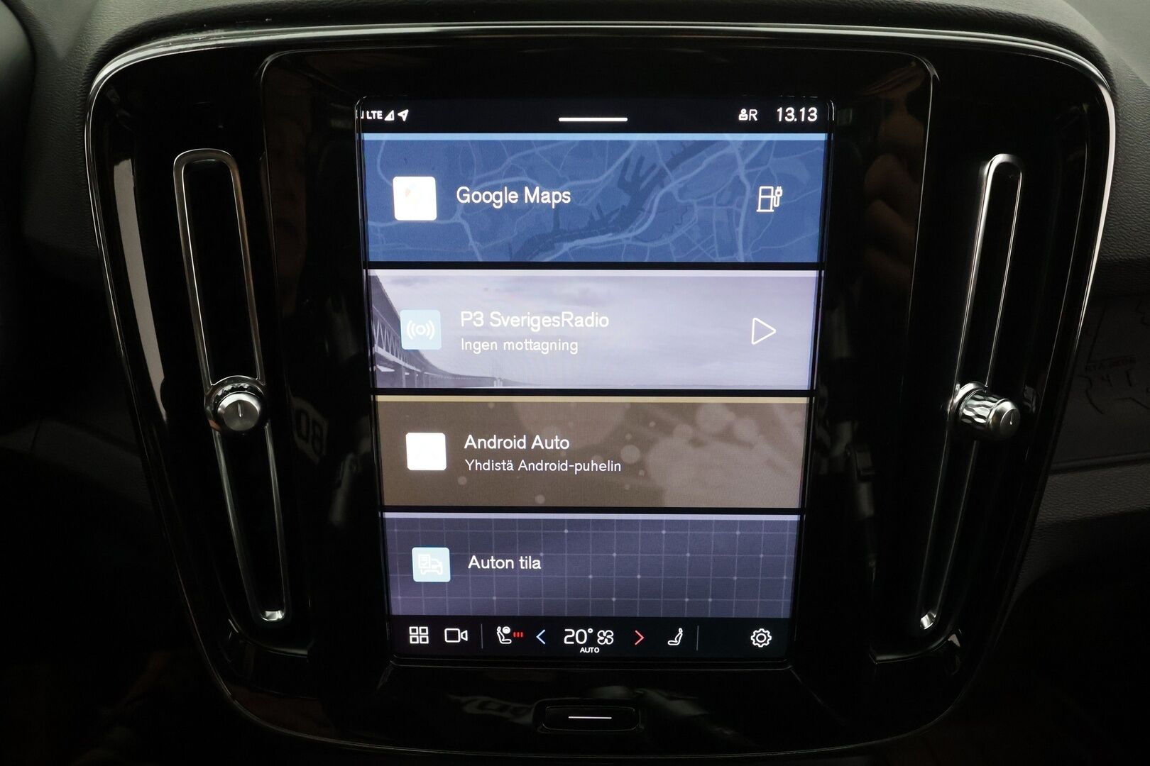 Volvo XC40 2023 Recharge Twin Plus aut * ACC / P.kamera / Pixel LED / ILP / Koukku / Muistipenkki / Navi / BLIS / KeylessGo * - Akku kuntotarkastettu / Kahdet renkaat aluvanteilla / Merkkihuollettu