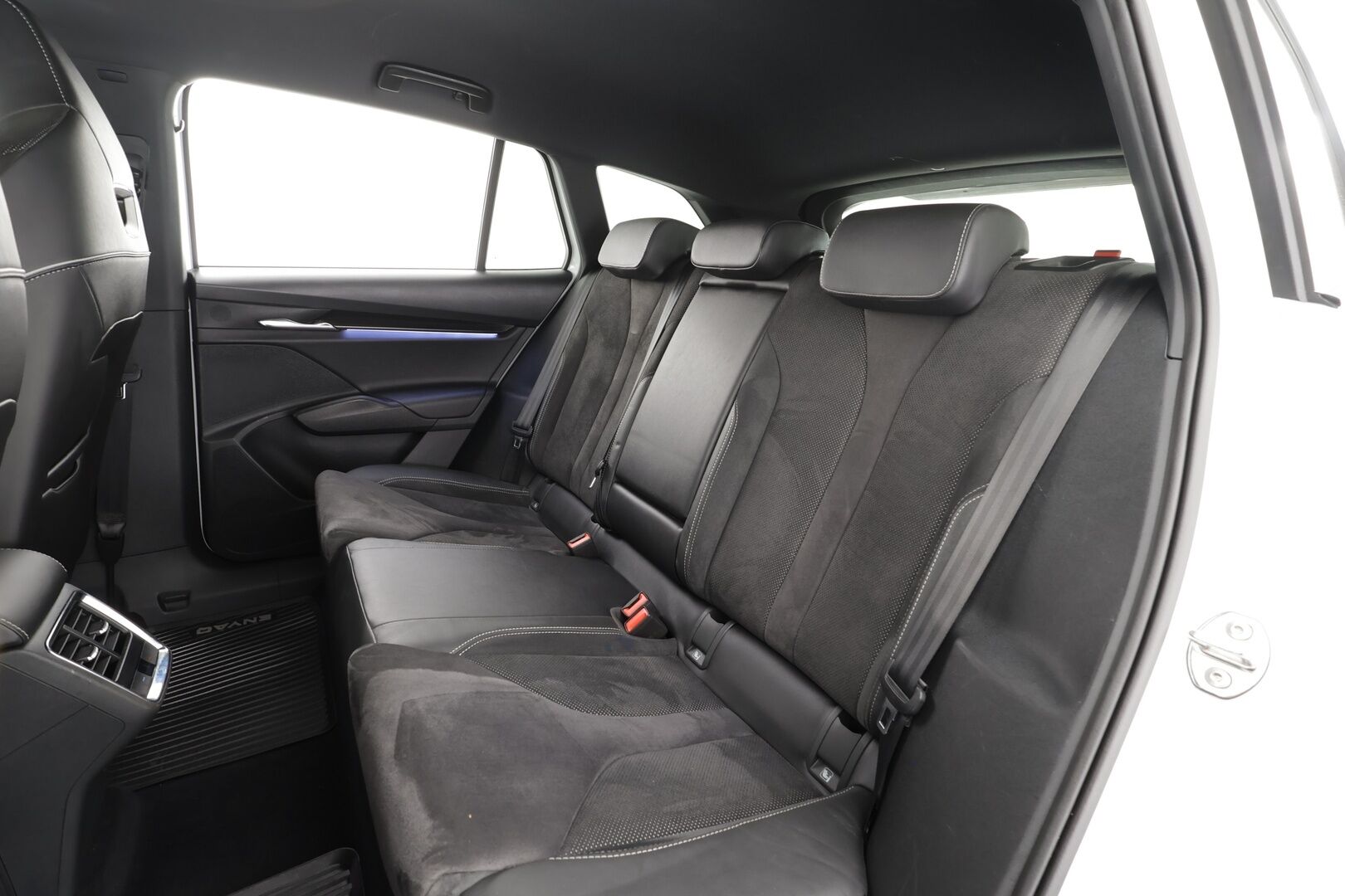 SKODA ENYAQ 2022 IV80X Sportline *HUD / ILP / Muistipenkki / 360° kamera / ACC / Matrix-LED / Navi / Kaistavahti* - Akku kuntotarkastettu / Merkkihuollettu / Kahdet renkaat 