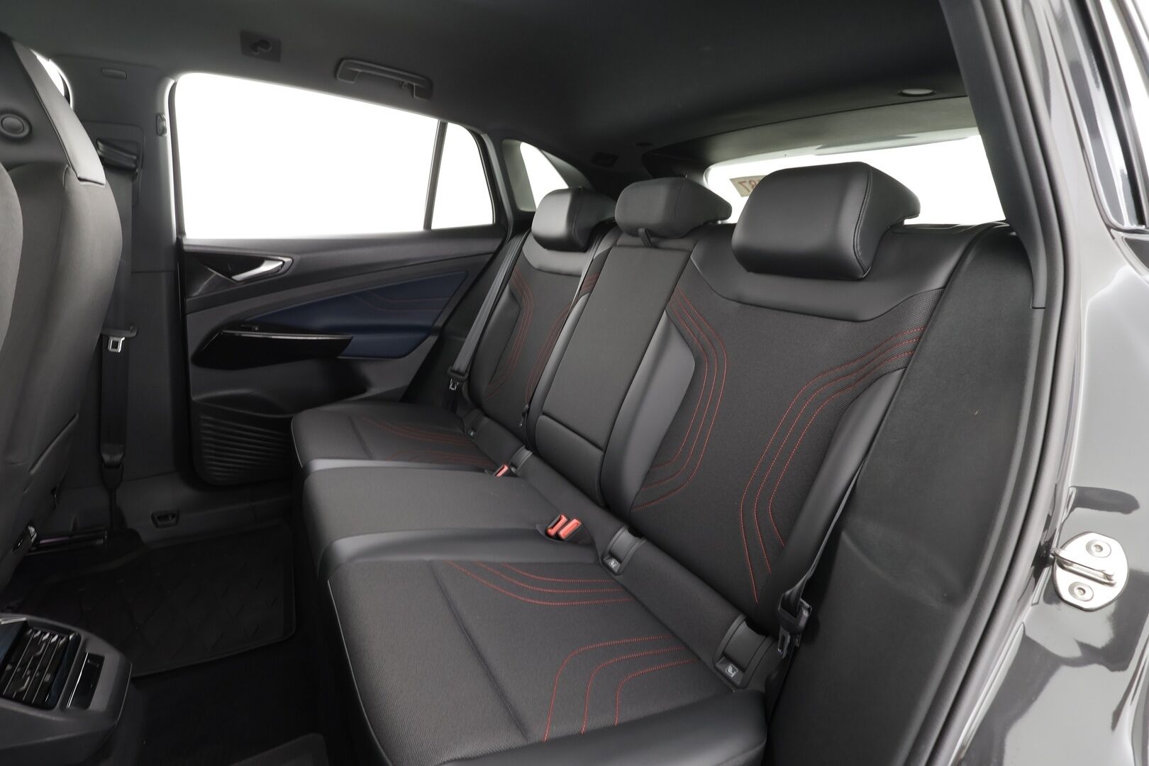 VOLKSWAGEN ID.4 2022 GTX Dual Motor 220kW * IQ Light / ILP / ACC / Kaistavahti / Keyless / Navi / Vetokoukku * - Merkkihuollettu / Kahdet Renkaat / Upea yksilö - HULLUT AVAJAISHULINAT KORKOTARJOUS 3,29 %