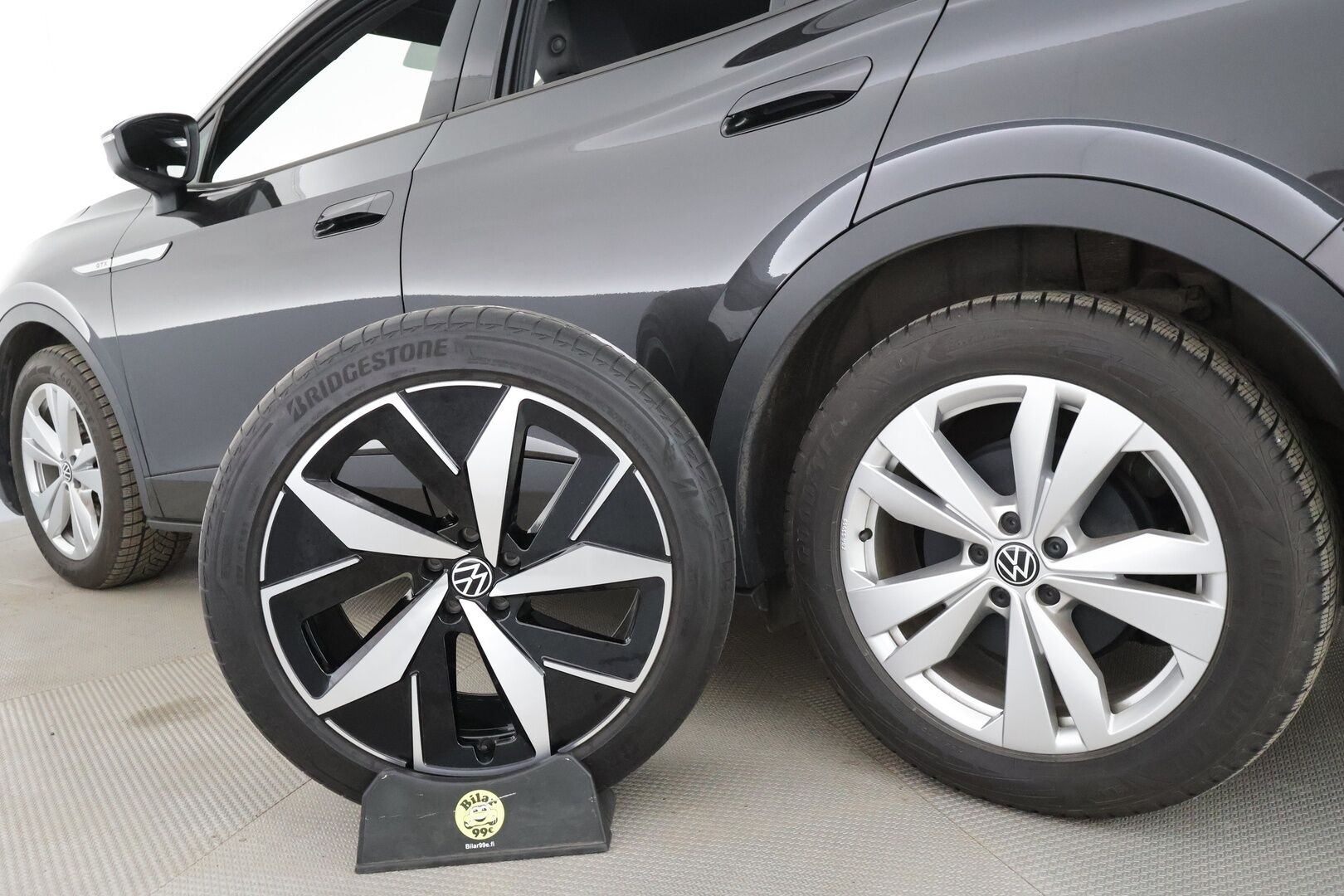 VOLKSWAGEN ID.4 2022 220kW 82kWh GTX * IQ LIght / ILP / ACC / Kaistavahti / Keyless / Navi * - Merkkihuollettu / Kahdet Renkaat