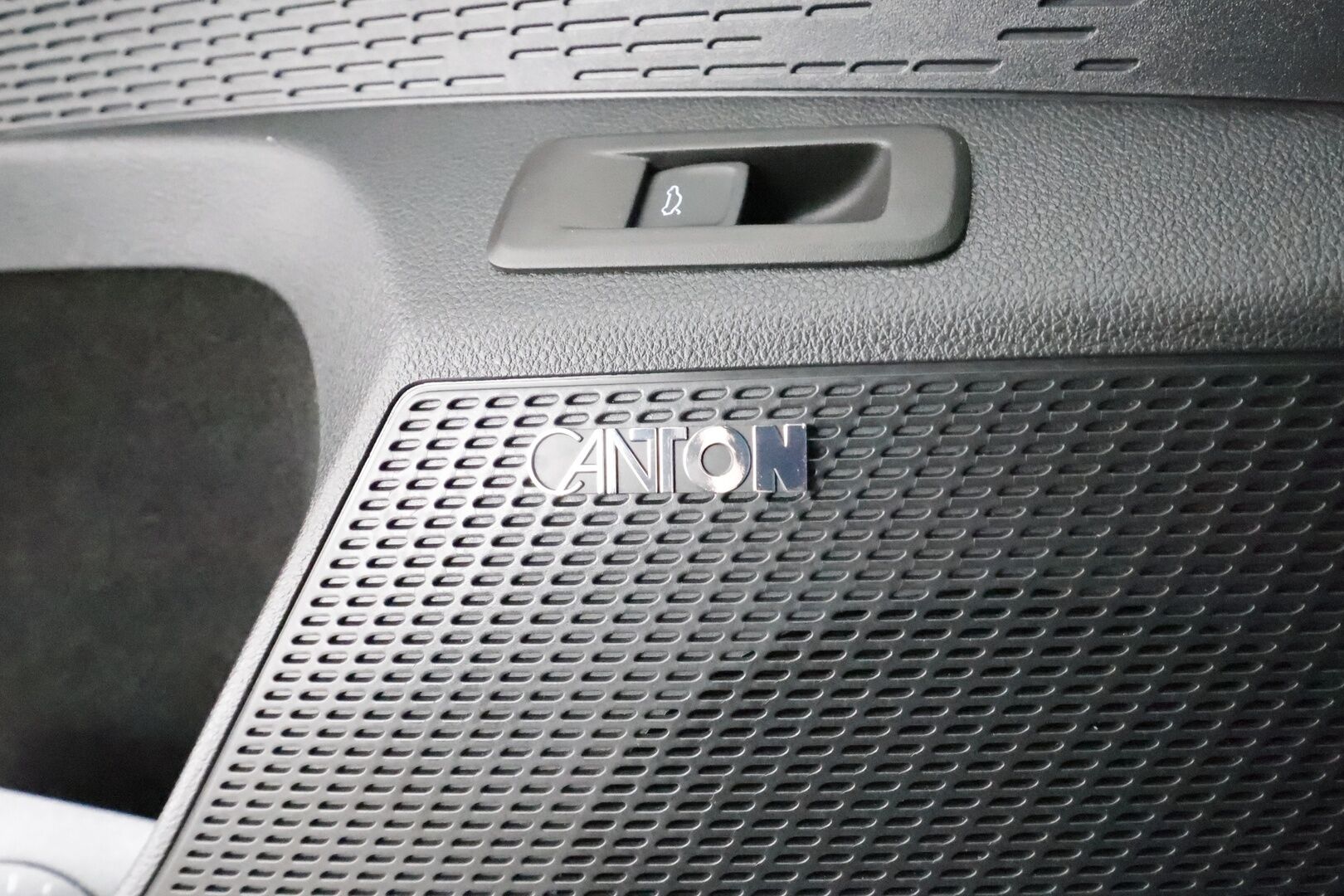 SKODA OCTAVIA 2025 2.0TDI 110kW Style DSG / Facelift / ACC / Webasto / 360°-kamera / Ilmastoidut muistinahat / Canton / Digimittari / Vetokoukku - Merkkihuollettu 