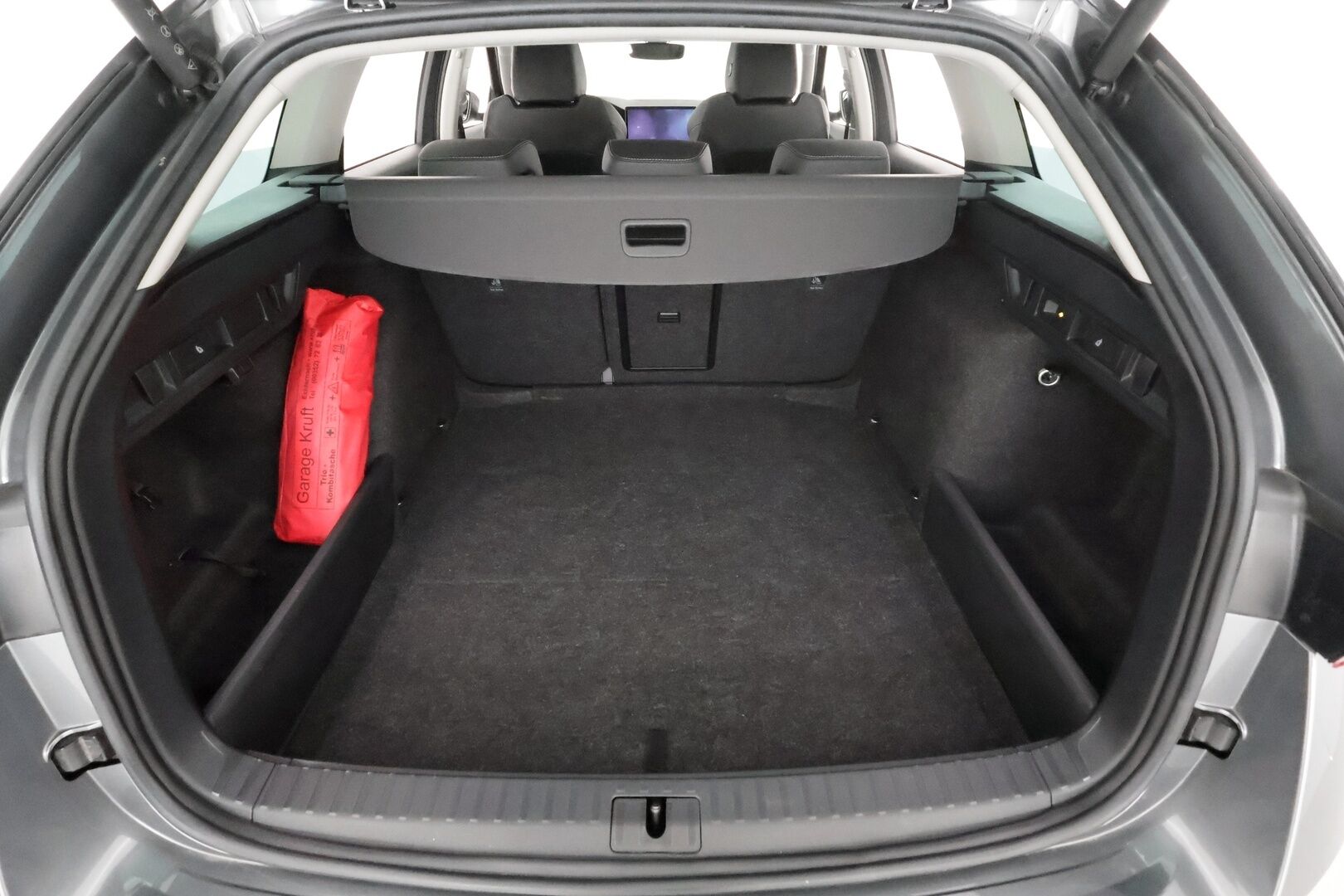 SKODA OCTAVIA 2025 2.0TDI 110kW Style DSG / Facelift / ACC / Webasto / 360°-kamera / Ilmastoidut muistinahat / Canton / Digimittari / Vetokoukku - Merkkihuollettu 