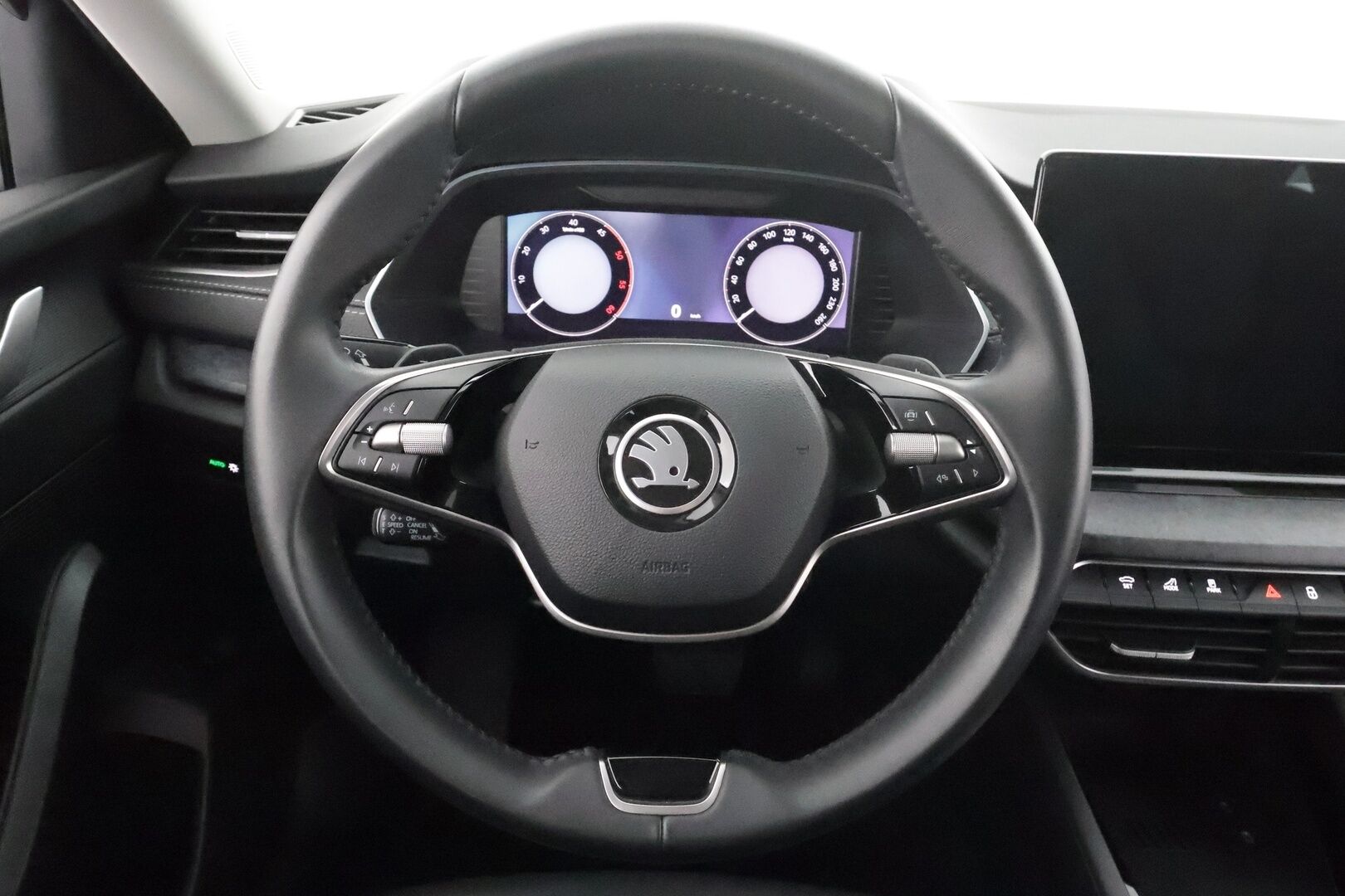 SKODA OCTAVIA 2025 2.0TDI 110kW Style DSG / Facelift / ACC / Webasto / 360°-kamera / Ilmastoidut muistinahat / Canton / Digimittari / Vetokoukku - Merkkihuollettu 