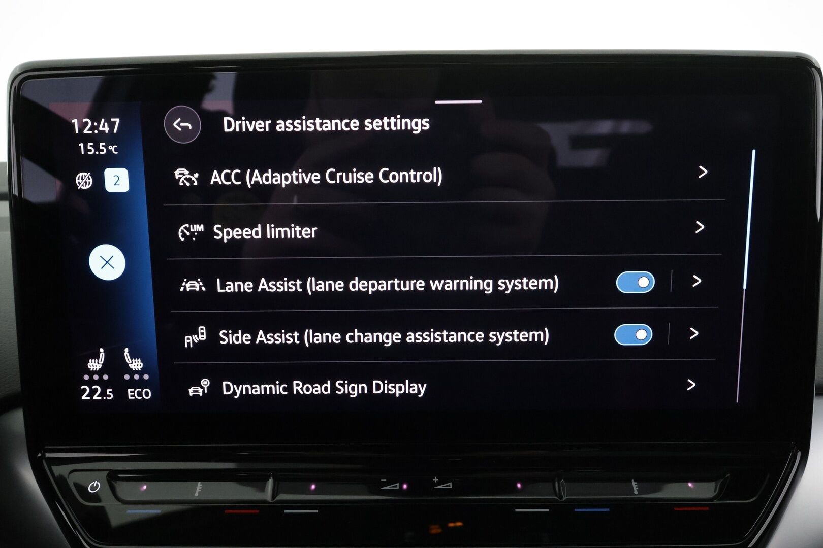 VOLKSWAGEN ID.4 2021 150 kW 1st MAX  * ILP / HUD / IQ Light / ACC / 360 Kamera / Koukku / Lasikatto * - Akku kuntotarkastettu / Merkkihuollettu / Koti & Kauppalaturi