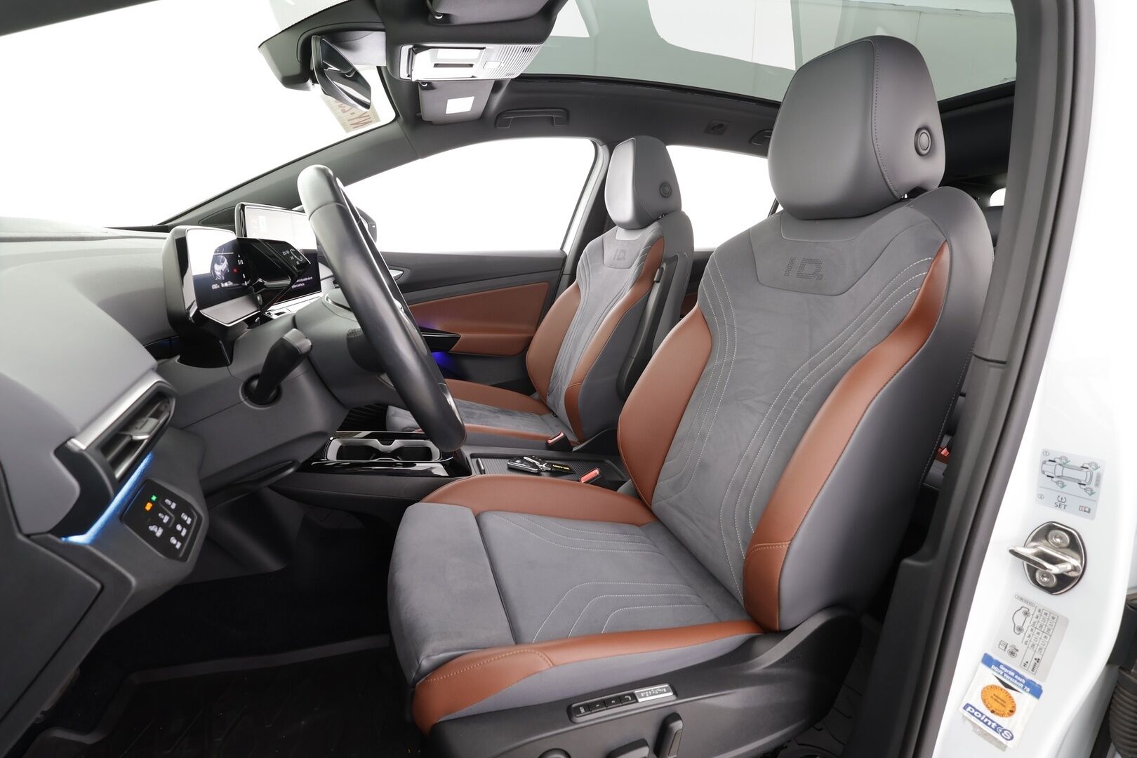 VOLKSWAGEN ID.4 2021 150 kW 1st MAX  * ILP / HUD / IQ Light / ACC / 360 Kamera / Koukku / Lasikatto * - Akku kuntotarkastettu / Merkkihuollettu / Koti & Kauppalaturi